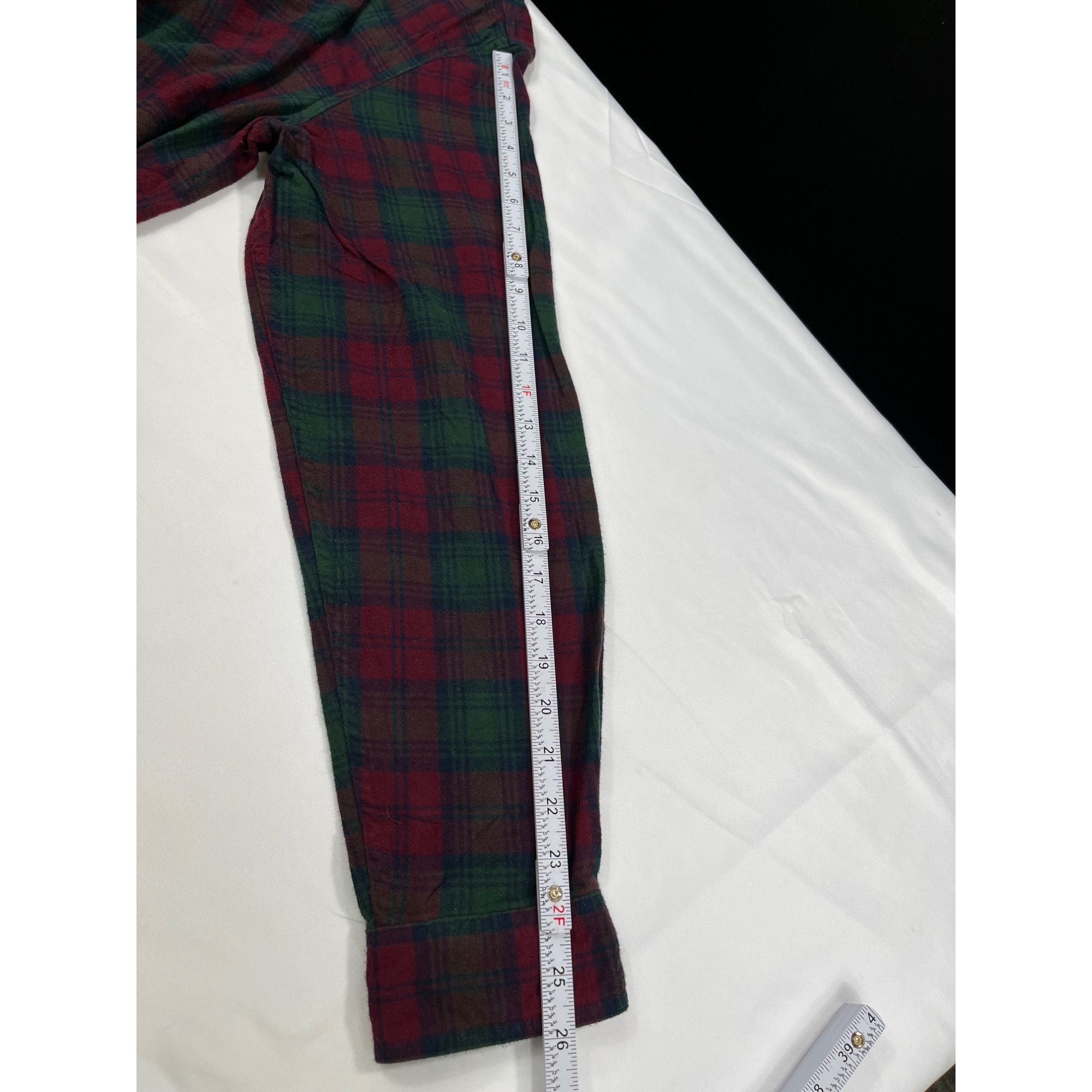 L.L. Bean L.L. Bean SKU 7662 Mens Red and Green Plaid Flannel Shirt Si Size US L / EU 52-54 / 3 - 7 Thumbnail