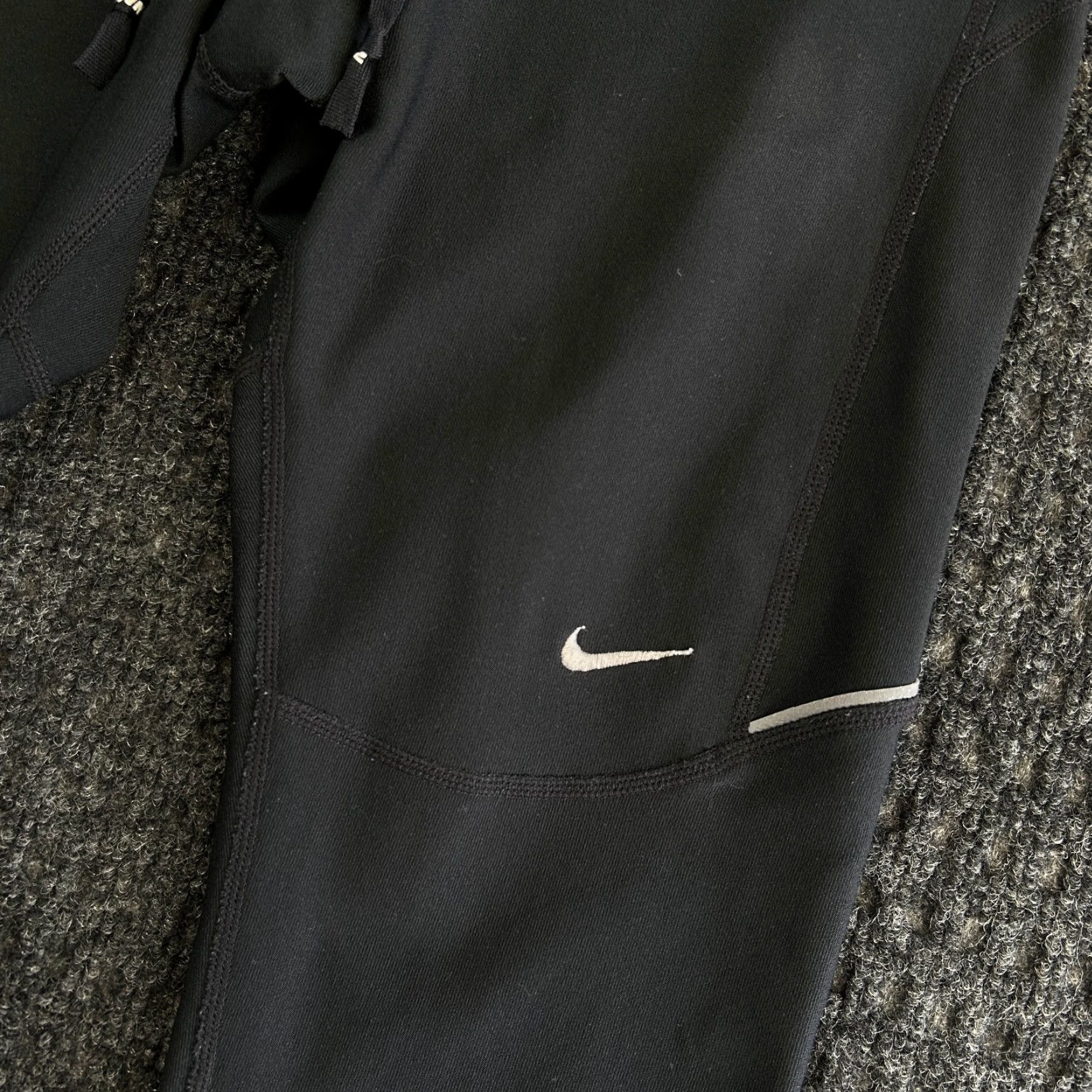Nike Nike Dri-Fit Capri Leggings Womens S Black Drawstring Zip Pocket FAST SH Size 28" / US 6 / IT 42 - 4 Thumbnail