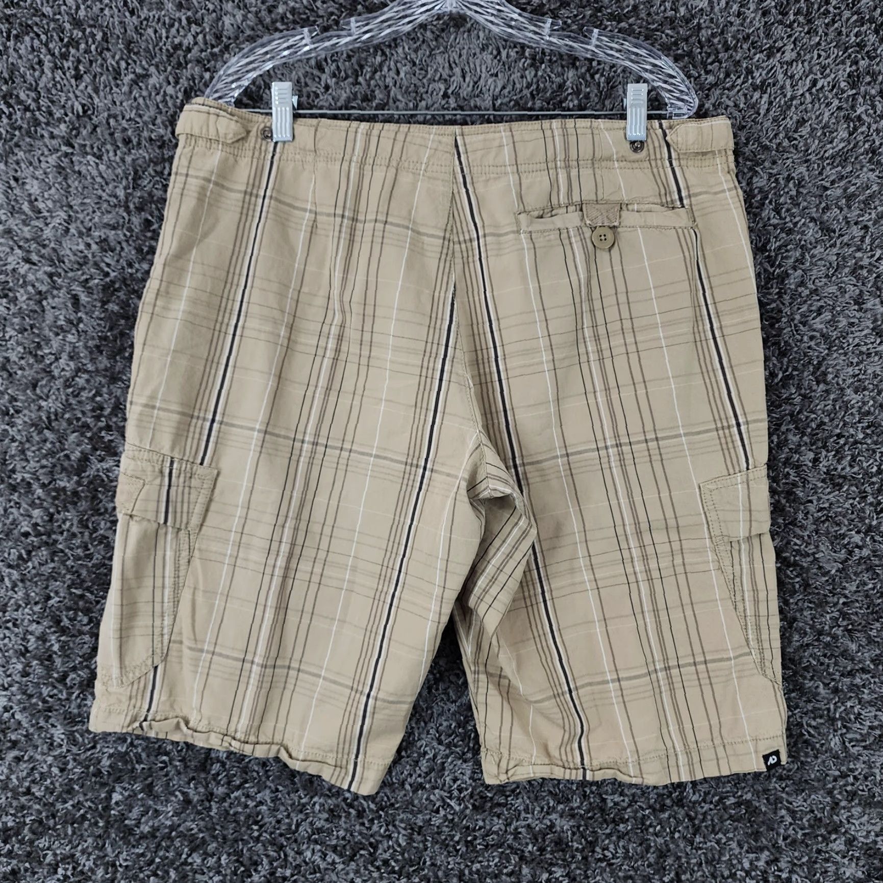Nike Nike The Athletic Dept. Cargo Shorts Men Size L Beige Plaid 100% Cotton Mens Size US 33 - 5 Thumbnail