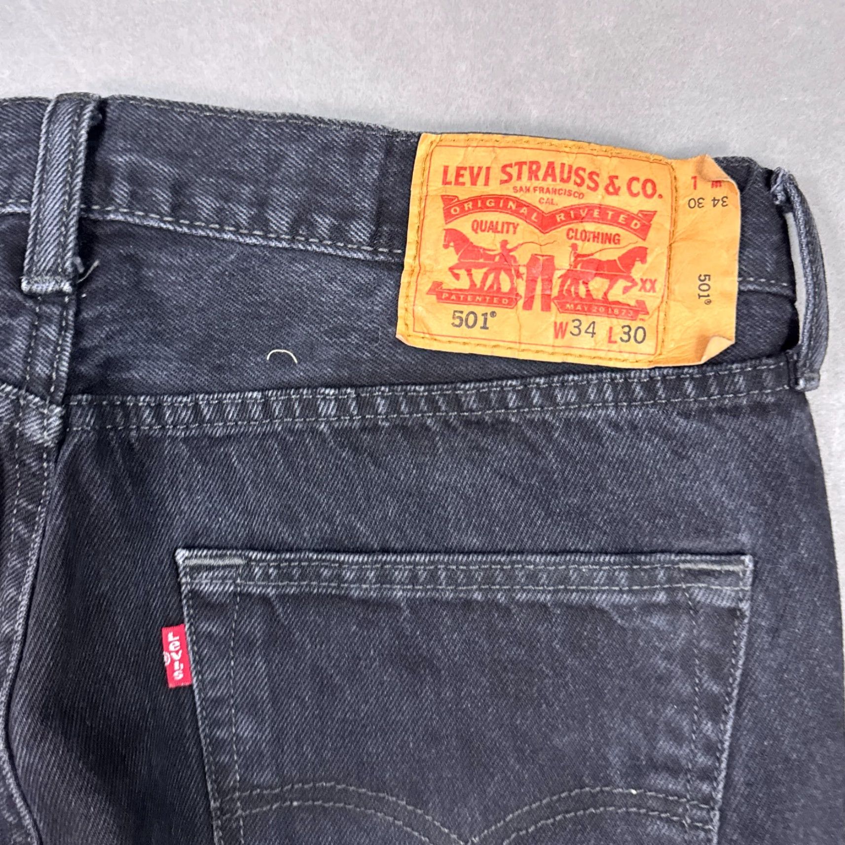 Levi's Levi's 501 Jeans Mens 34x30 Black Denim Jeans Button Fly Dark Wash Vintage No Size US 34 / EU 50 - 6 Thumbnail