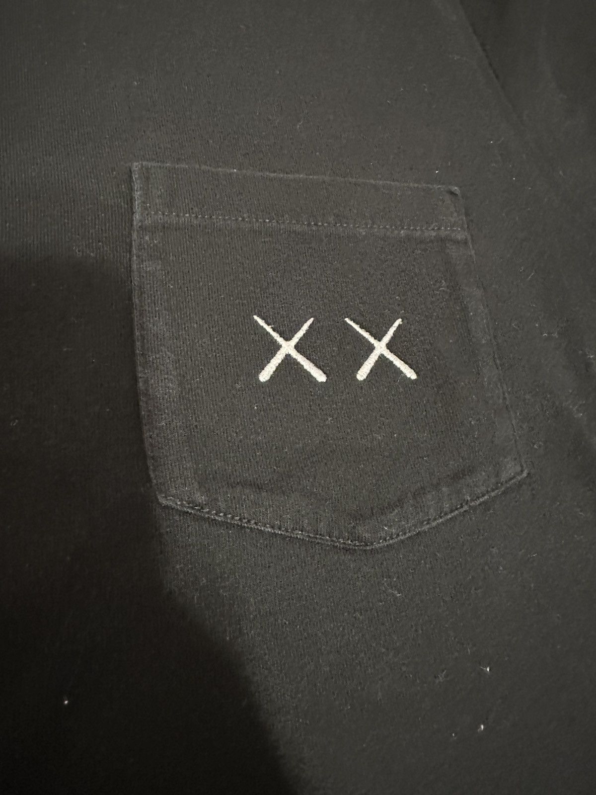 Kaws × Uniqlo KAWS Uniqlo Sesame Street Pocket Tee Size US M / EU 48-50 / 2 - 2 Thumbnail