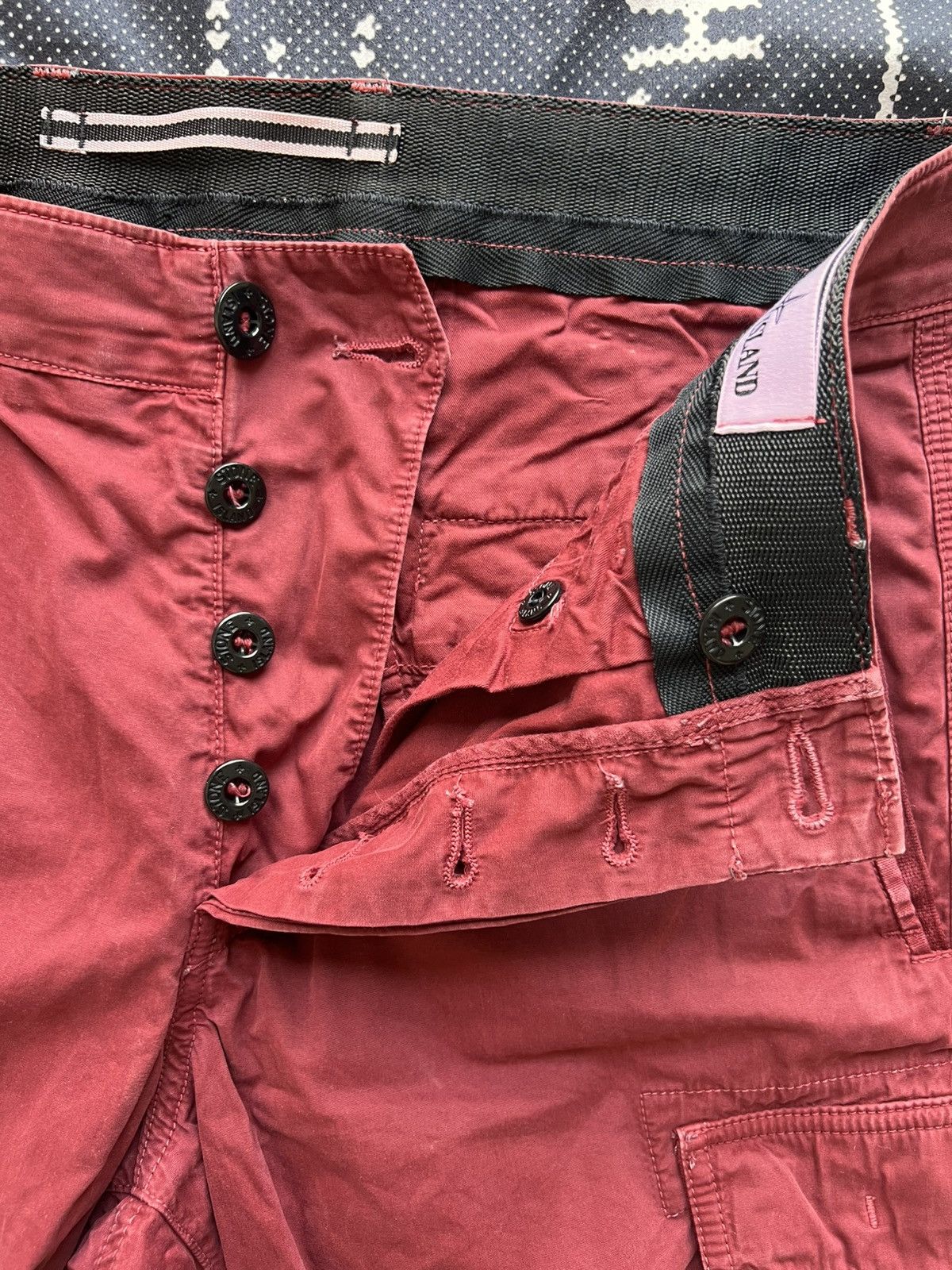 Stone Island Stone Island Type SL Cargo Shorts Red W31 pants bricks Size US 31 - 15 Thumbnail