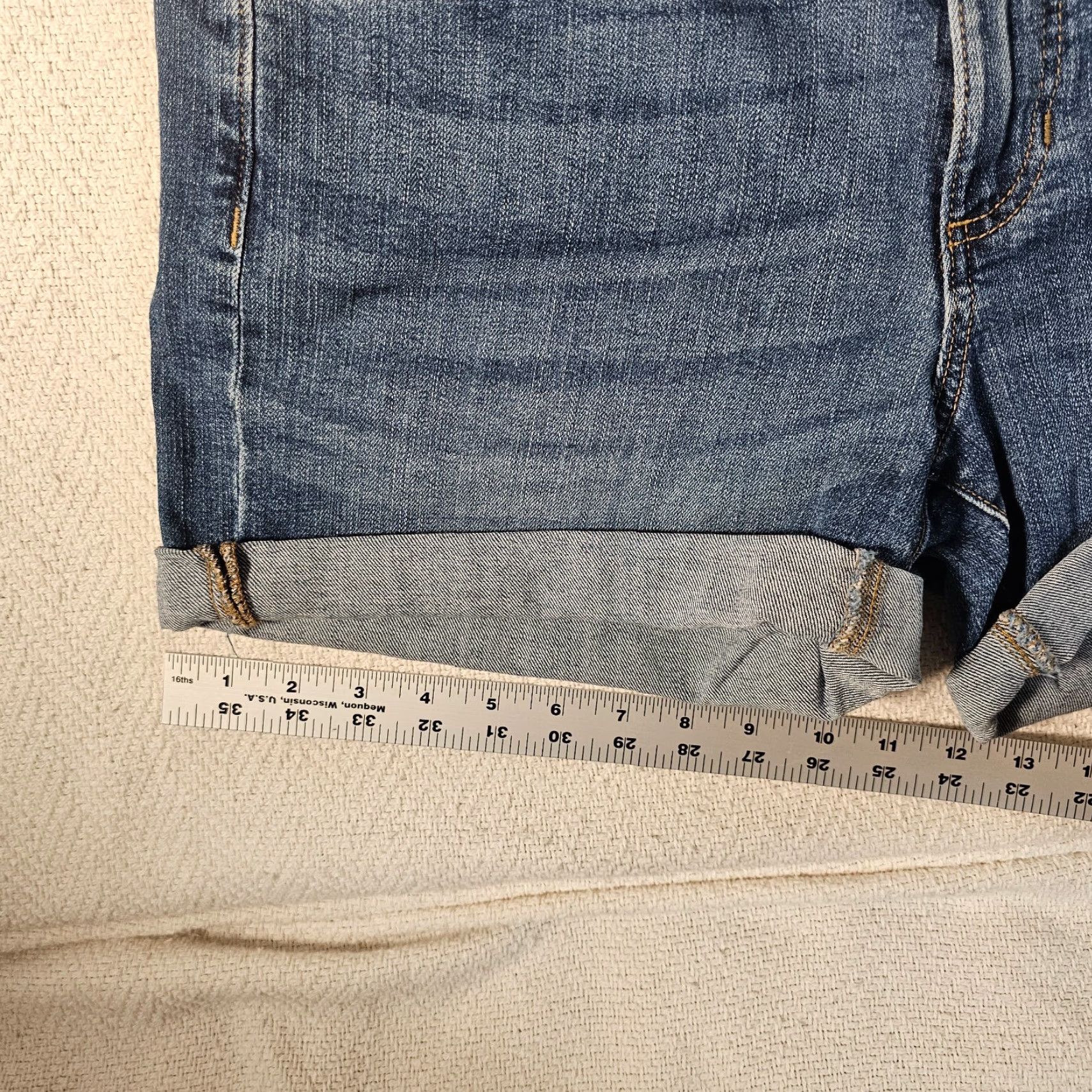 Banana Republic VINTAGE Banana Republic Denim Jeans Shorts Woman Sailor Beach Travel 4" 3Inseam Blue Adult Regular Size 4 Mens Womens? Size 27" / US 4 / IT 40 - 7 Thumbnail