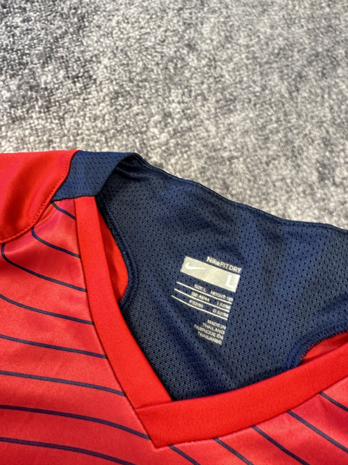 Nike × Vintage Y2K Vintage Nike F.C.Barcelona Soccer Jersey Blokecore Style Size US L / EU 52-54 / 3 - 4 Thumbnail