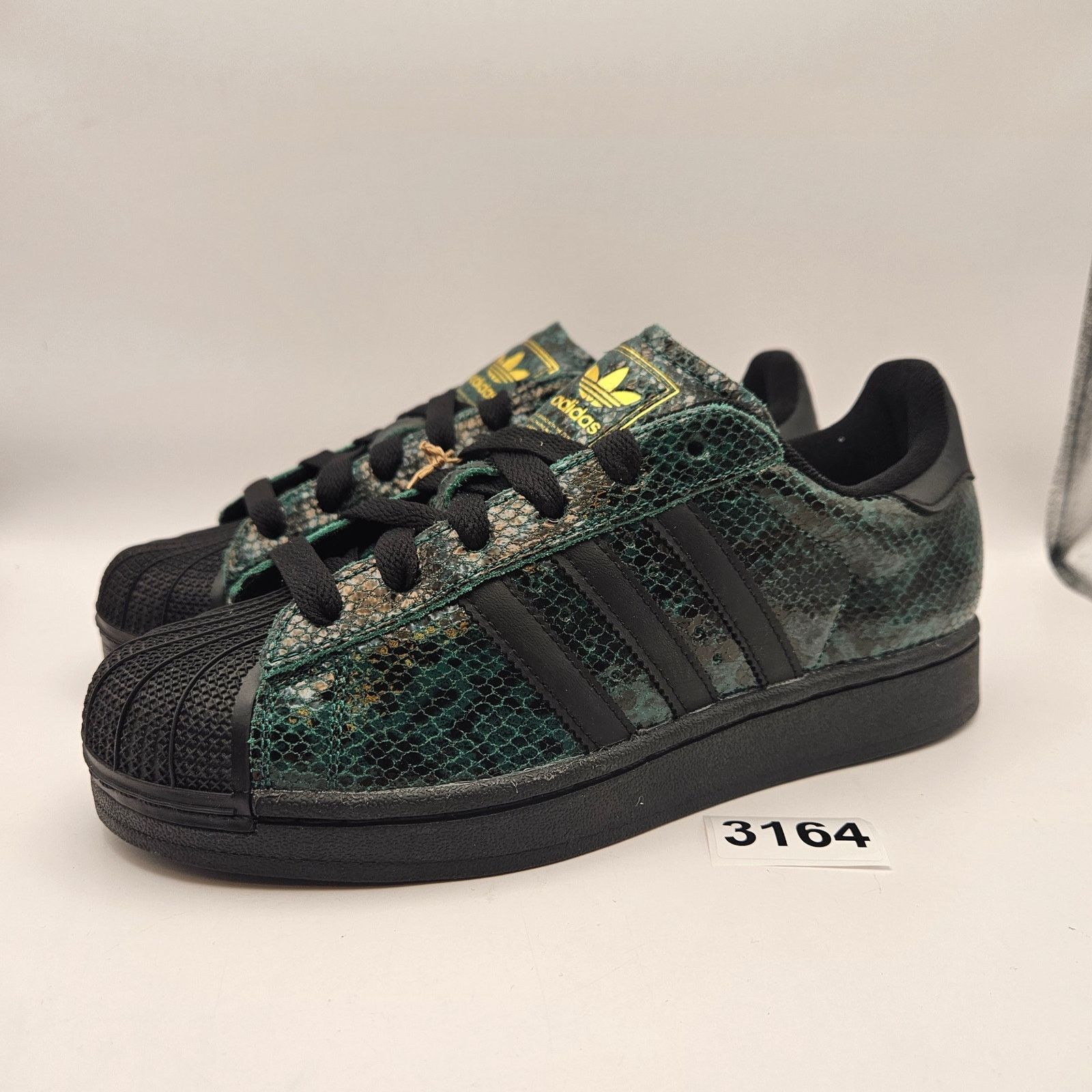 Adidas ADIDAS ORIGINALS WOMEN'S 7 SUPERSTAR BLACK GREEN SNAKESKIN Size US 7 / IT 37 - 1 Thumbnail
