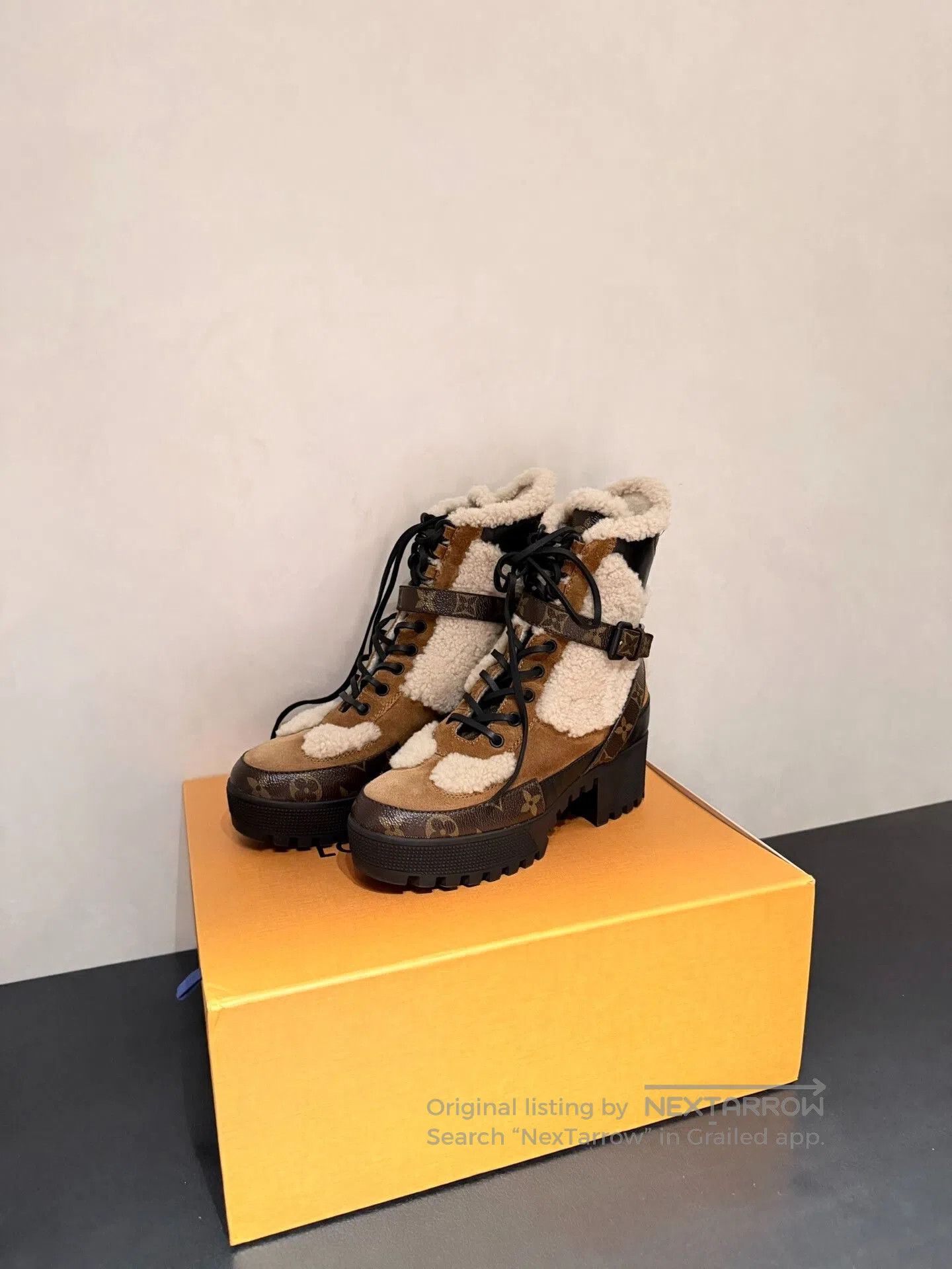 Louis Vuitton Louis Vuitton Monogram Shearling High. Size US 5.5 / IT 35.5 - 1 Thumbnail