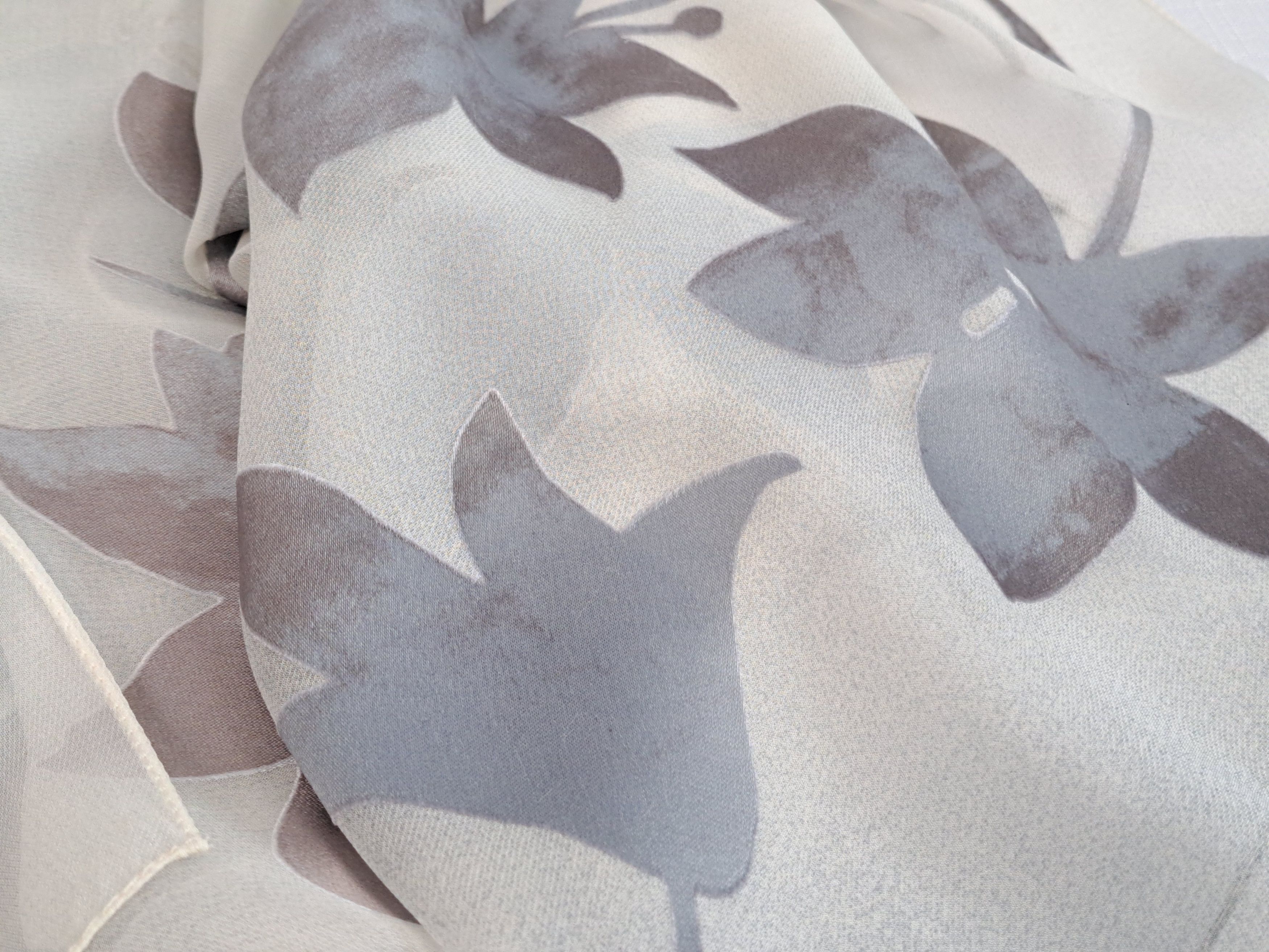 Lanvin × Vintage LANVIN Paris ultra lightweight silk scarf. Size ONE SIZE - 8 Thumbnail