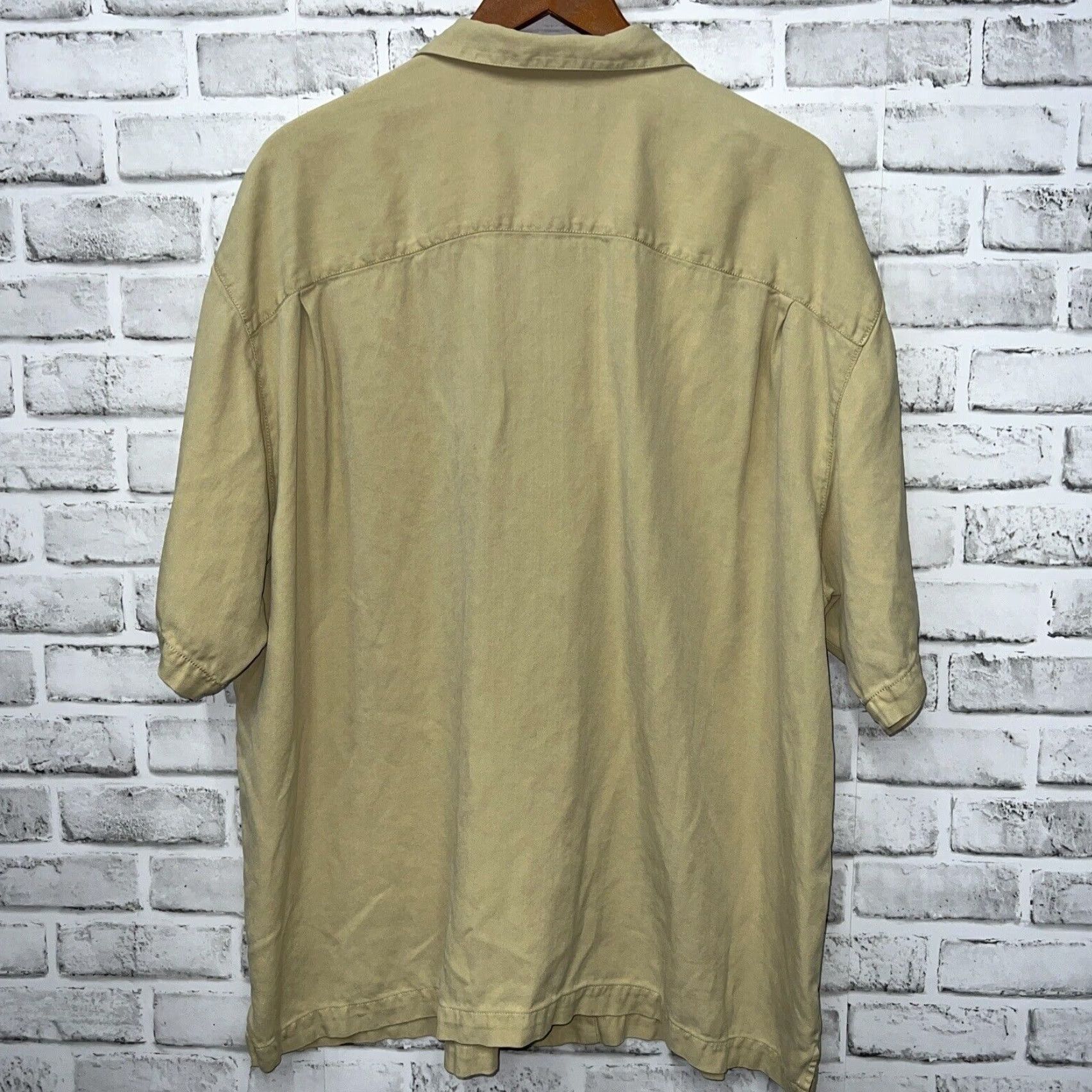 Tommy Bahama VINTAGE Tommy Bahama Shirt Beige Hawaiian Mens XL Short Sleeve Button-Up Regular Fit Size US XL / EU 56 / 4 - 4 Thumbnail