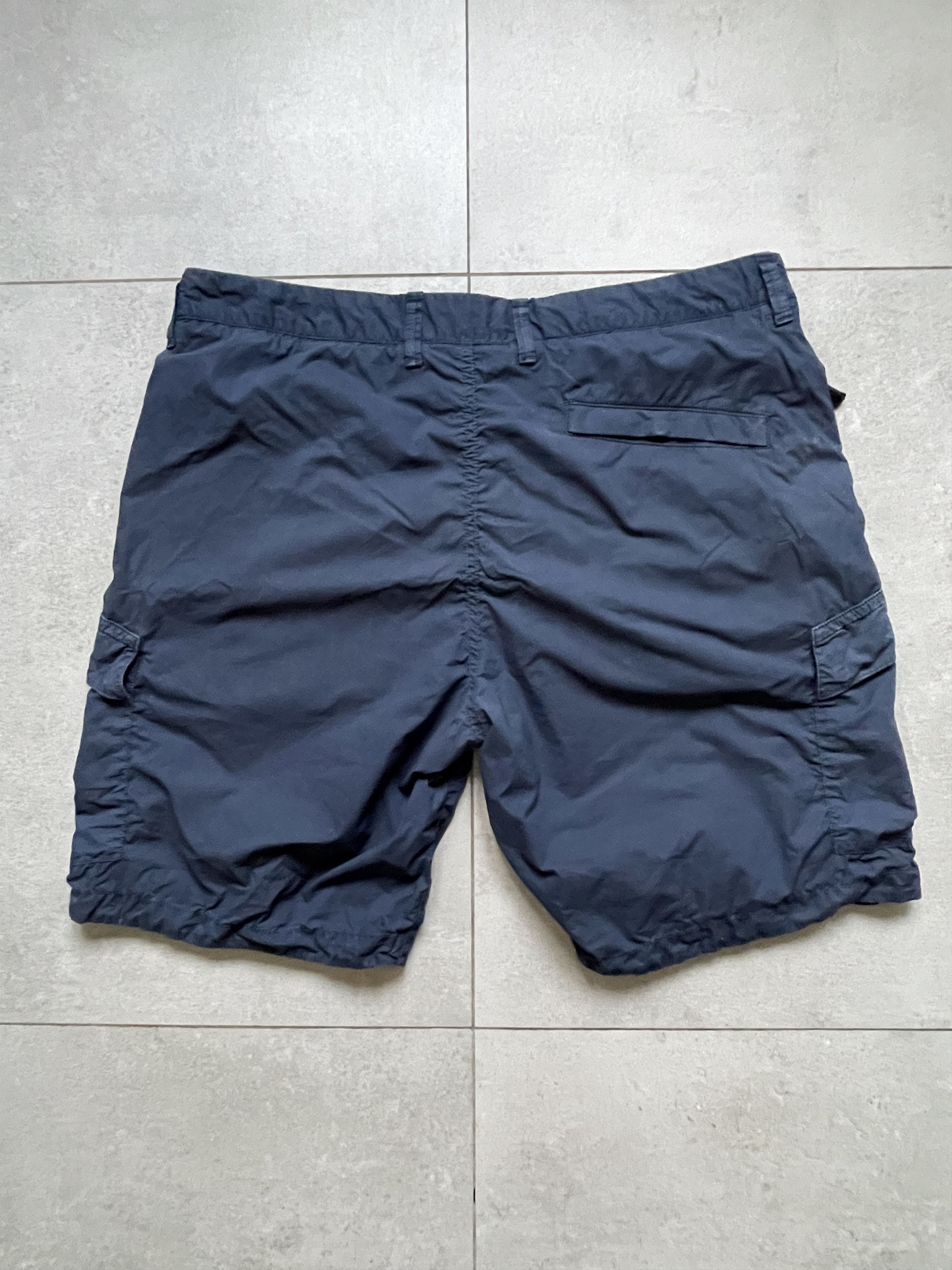 Stone Island STONE ISLAND NAVY CARGO SHORTS Size US 36 / EU 52 - 2 Thumbnail
