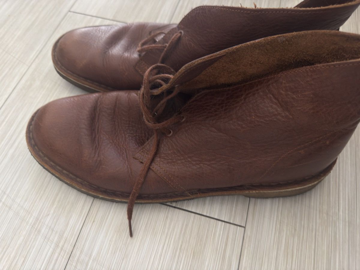 Clarks Clarks Desert Boots (worn twice) size small 10.5 Size US 10.5 / EU 43-44 - 2 Thumbnail