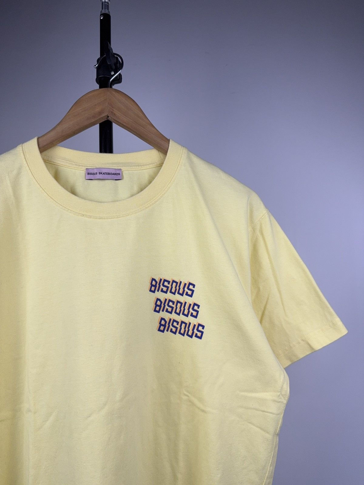 Japanese Brand Bisous France 00s Skateboards Sk8 Yellow Graphic Logo Tee Size US M / EU 48-50 / 2 - 3 Thumbnail