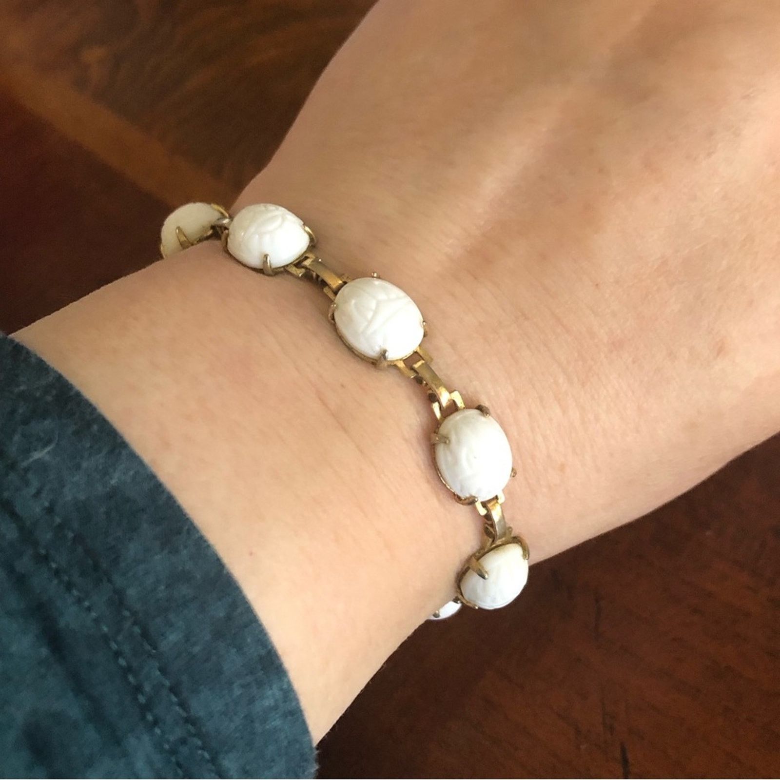 Vintage Vintage 40s-50s carved opal scarab gold bracelet Size ONE SIZE - 1 Thumbnail