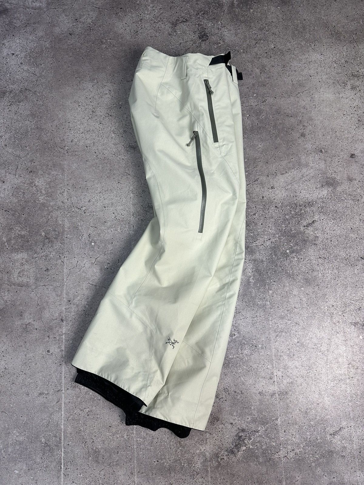 Vintage Arc’teryx Gore-Tex Pro Shell Pants Ivory Gorpcore