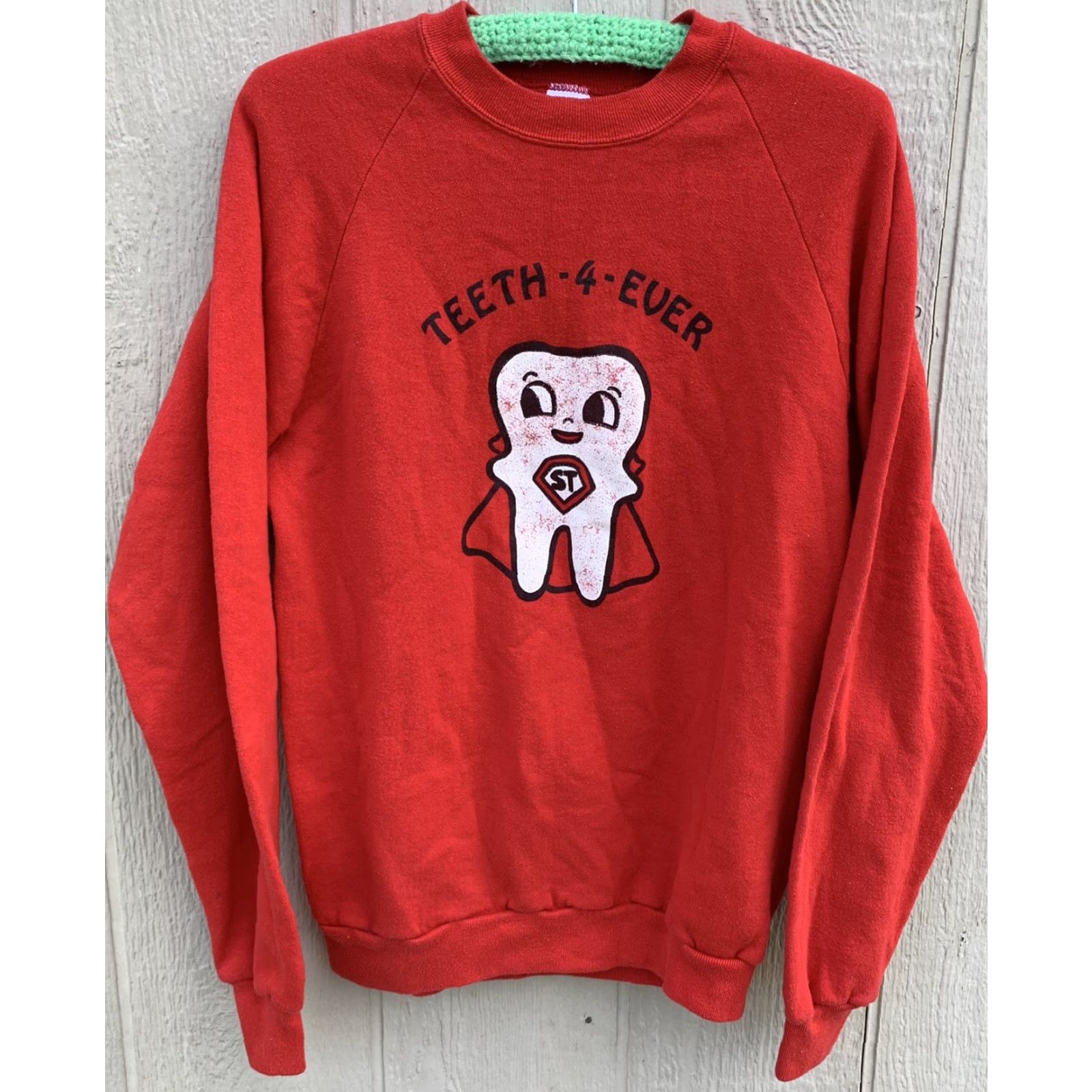 Jerzees VINTAGE Jerzees BY Russell ST Super Tooth Raglan Sweatshirt Men L Red 1980s 80s Teeth-4-Ever Graphic Print Pullover Crew Neck Long Sleeve Sweatshirt Size US L / EU 52-54 / 3 - 3 Thumbnail