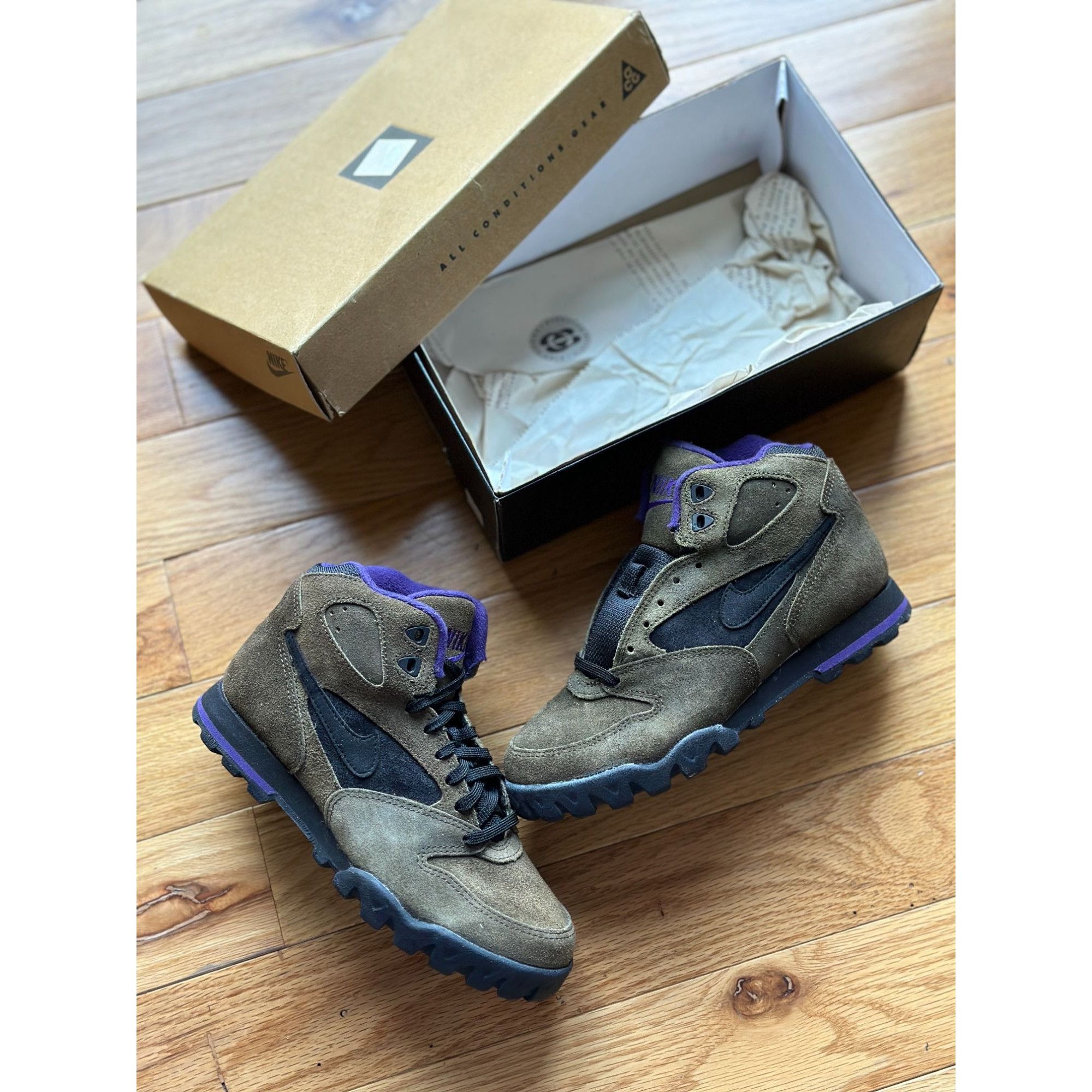 Nike VINTAGE 1993 NIKE CALDERA HIKING BOOTS WOMENS SIZE 7W PURPLE Size US 7.5 / IT 37.5 - 1 Thumbnail