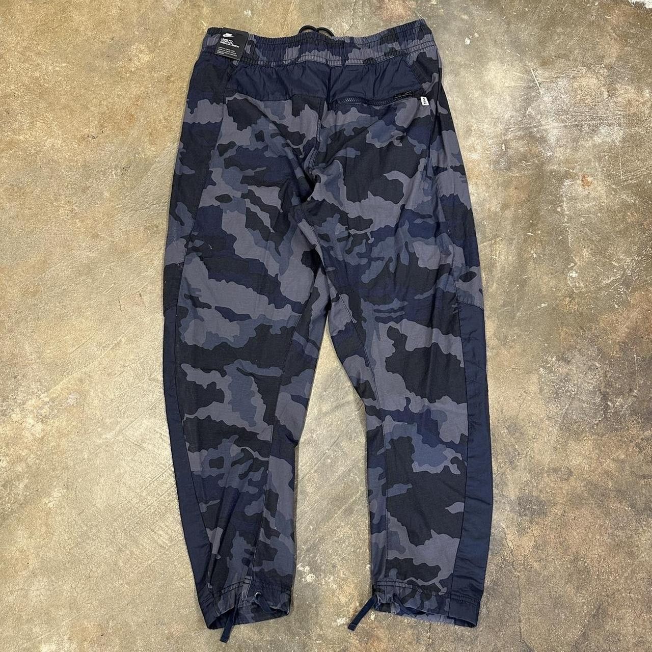 Nike New With Tags Nike NSW Track Pants Joggers Medium Camo Size US 32 / EU 48 - 2 Thumbnail