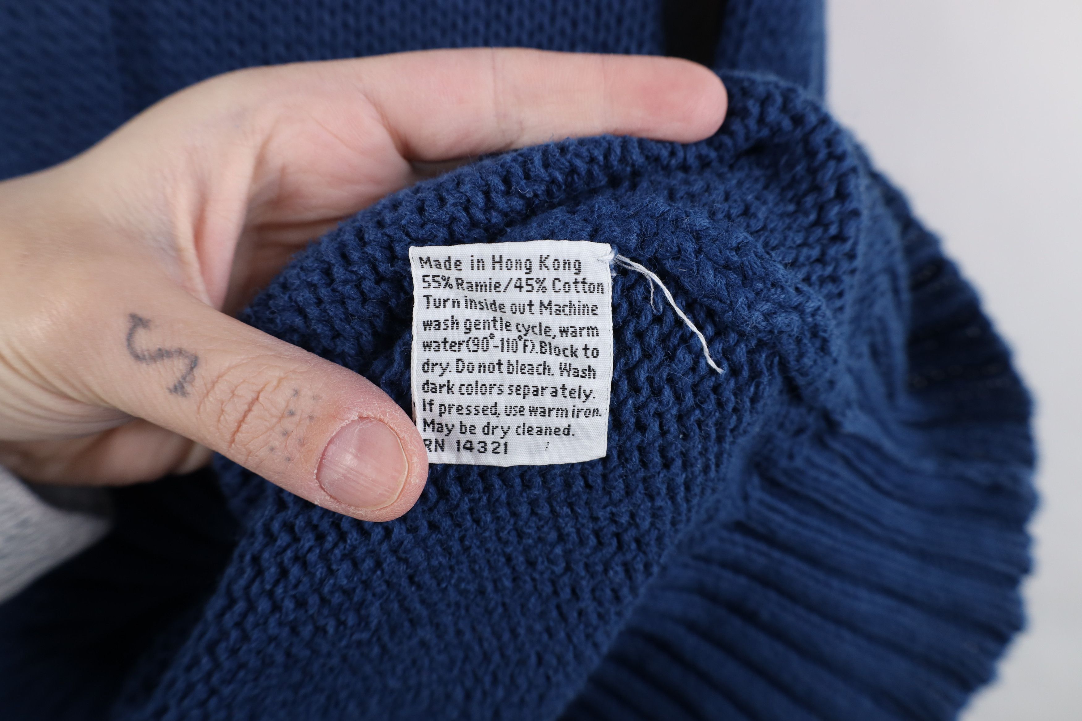 Vintage Vintage 90s Streetwear Block Knit Crewneck Sweater Blue Size US L / EU 52-54 / 3 - 8 Thumbnail