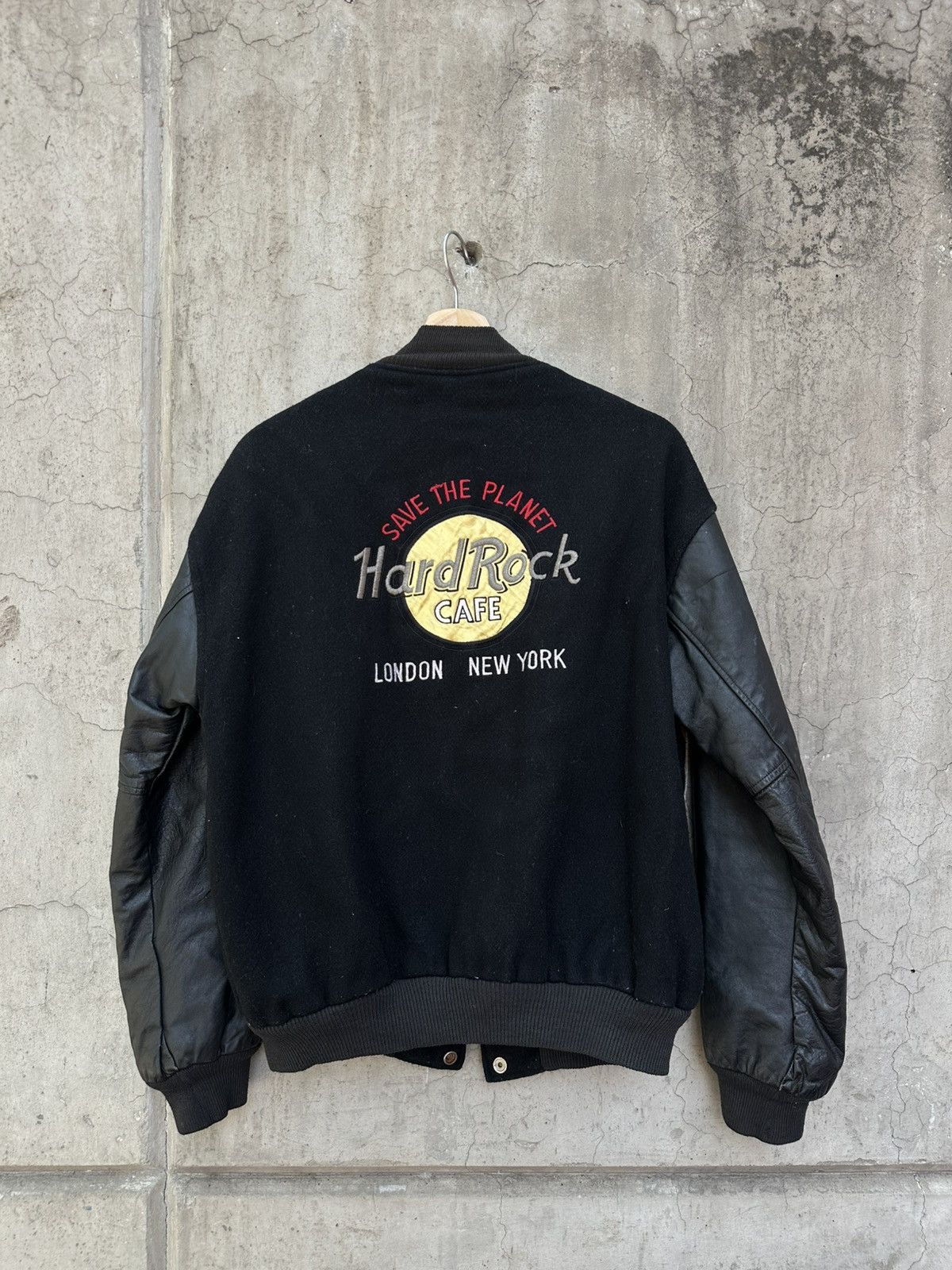 Hard Rock Cafe × Vintage Vintage Varsity Jacket Hard Rock Café Love All Serve all Size US L / EU 52-54 / 3 - 1 Thumbnail