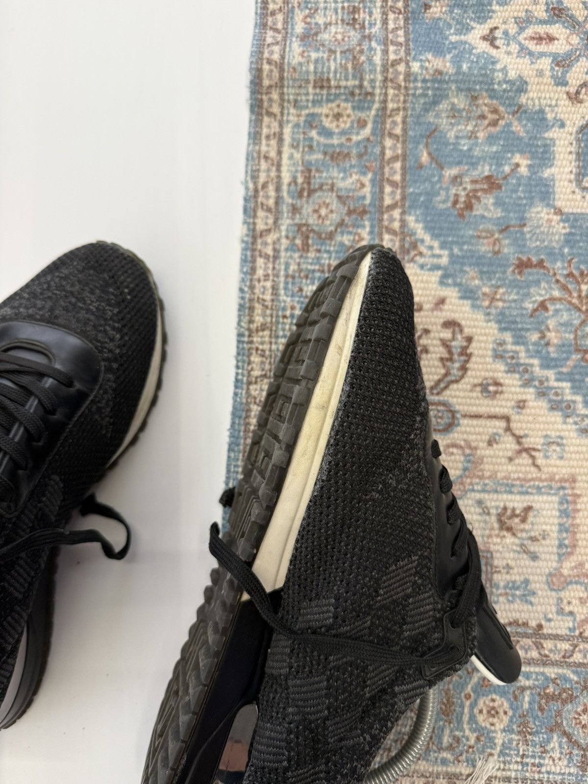 Louis Vuitton Louis Vuitton Damier Run Away Sneakers Shoes Size US 6.5 / EU 39-40 - 12 Thumbnail