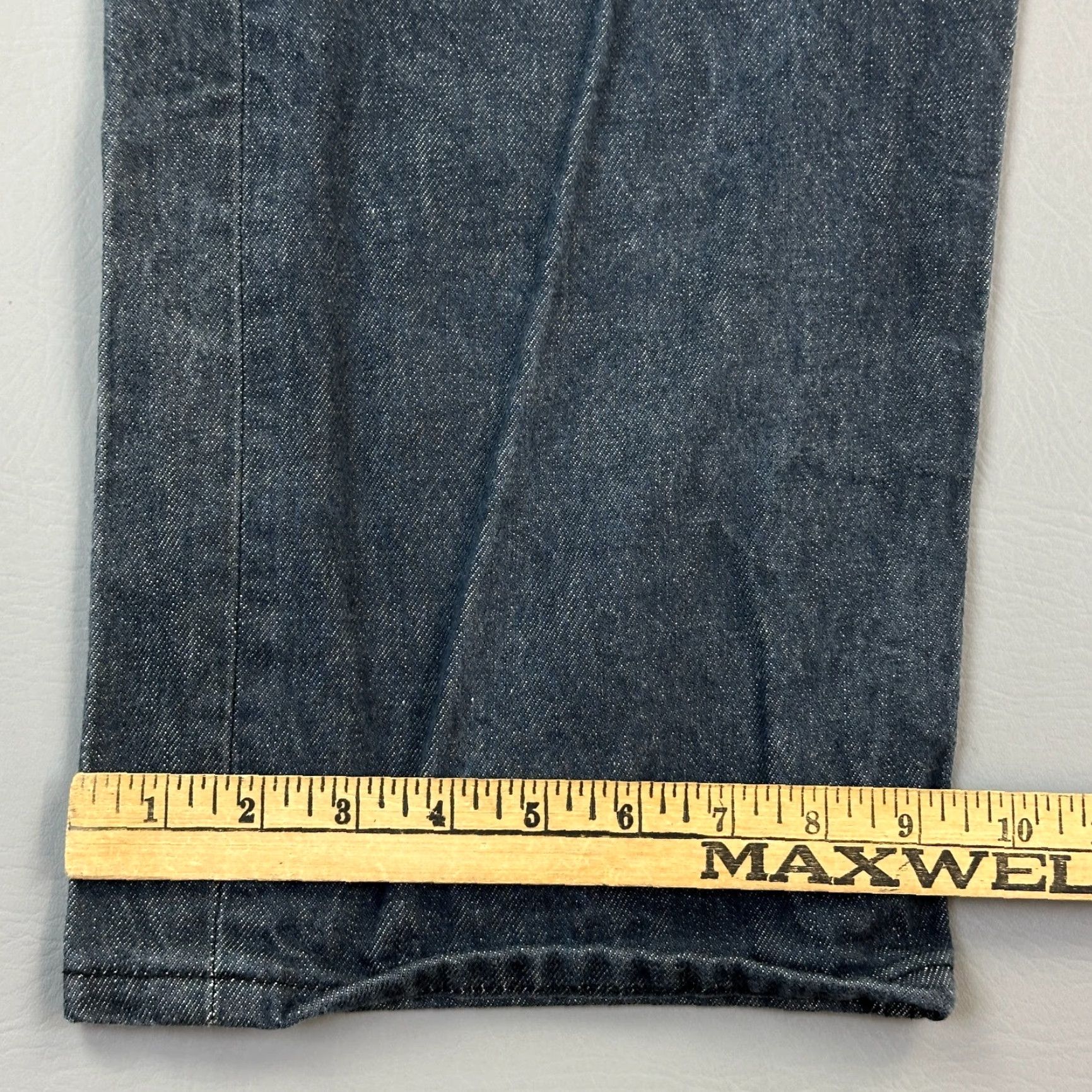 Levi's VINTAGE Levi's 501 Jeans Mens 44x30 Dark Wash Straight Fit Button Fly Casual Y2K Mens Denim Blue 80s Retro USA Jeans Size US 44 / EU 60 - 4 Thumbnail