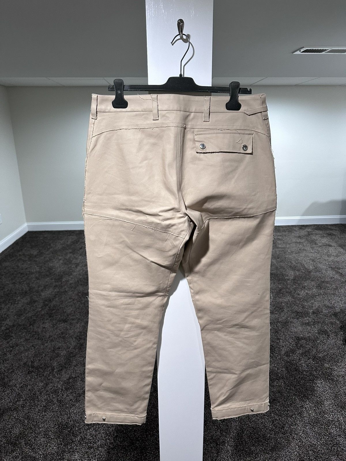 Burberry Burberry Embroidered Logo Tactical Tan Carmelo Cargo Pants Size US 33 - 2 Thumbnail