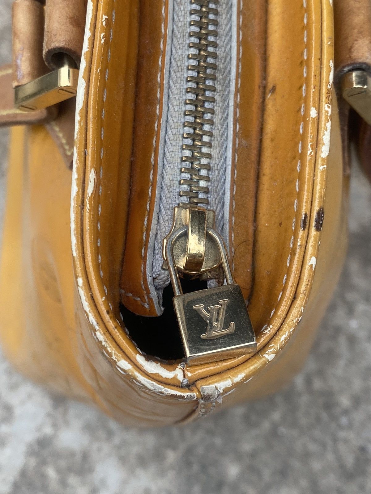 Louis Vuitton LOUIS VUITTON Vernis Reed PM Women's Monogram Handbag Size ONE SIZE - 7 Thumbnail