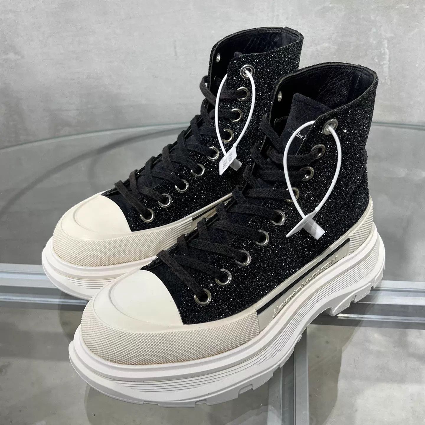 Alexander McQueen Alexander McQueen shimmer black white boots size 36 Size US 5.5 / IT 35.5 - 2 Thumbnail