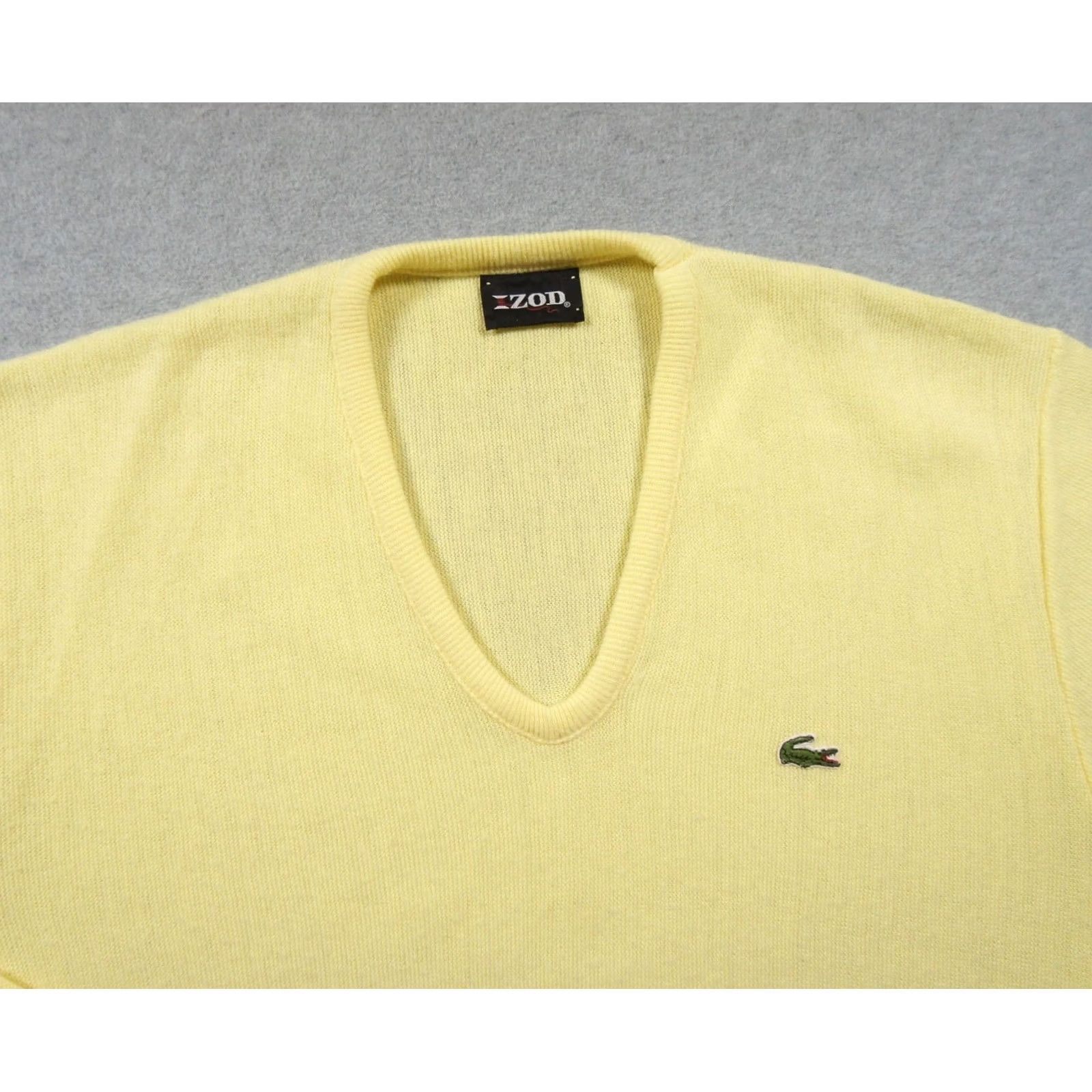 Izod VINTAGE Izod Sweater Mens Large Yellow Knit Vneck Preppy Lacoste Gator Grandpa Pullover Shirt Boys Womens Mens Size US L / EU 52-54 / 3 - 2 Thumbnail