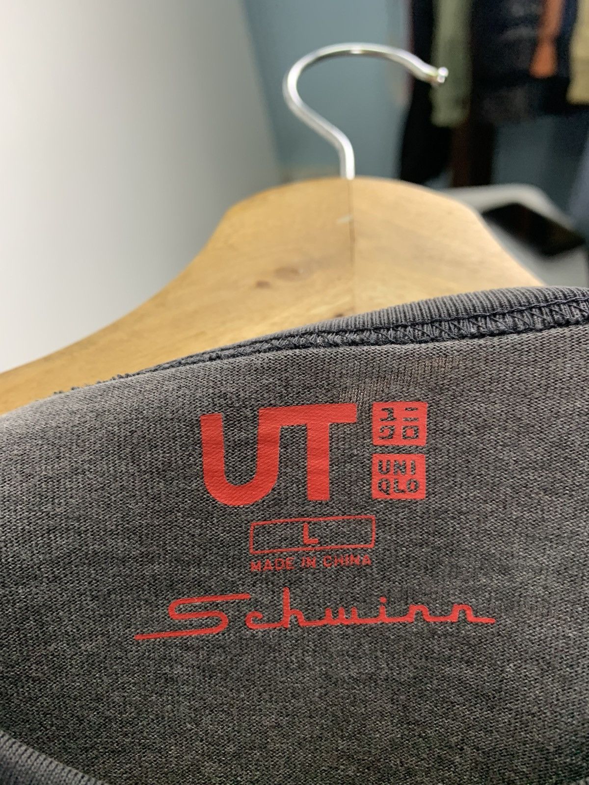 Uniqlo Chwinn Uniqlo T-Shirt Size US L / EU 52-54 / 3 - 12 Thumbnail