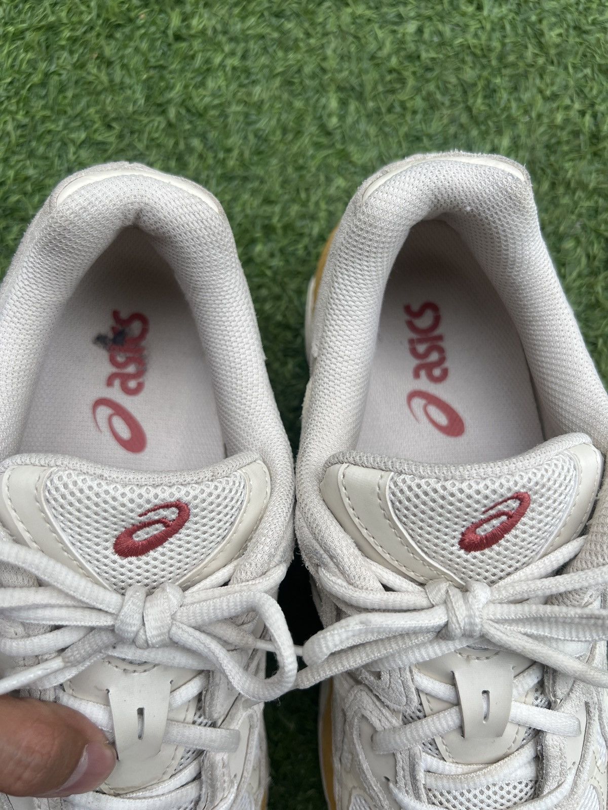 Asics ASICS GEL-NYC Cream Oatmeal 1201a789 Size US 9 / EU 42 - 6 Thumbnail