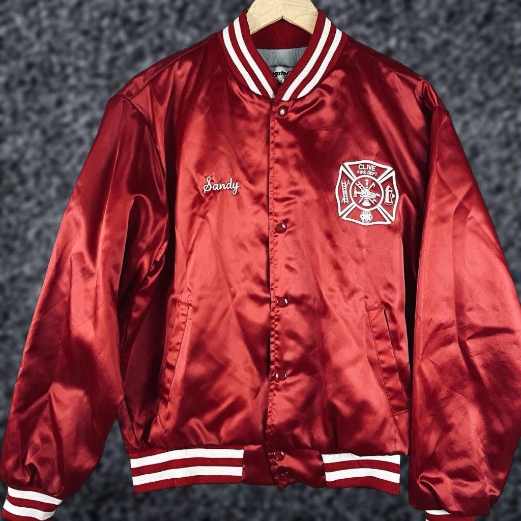 Vintage VINTAGE Swingster Jacket Medium Red Satin Coat USA Made Nylon Lined 80s Varsity Quilted Embroidered Button Pocket Unisex Adults Size US M / EU 48-50 / 2 - 1 Thumbnail