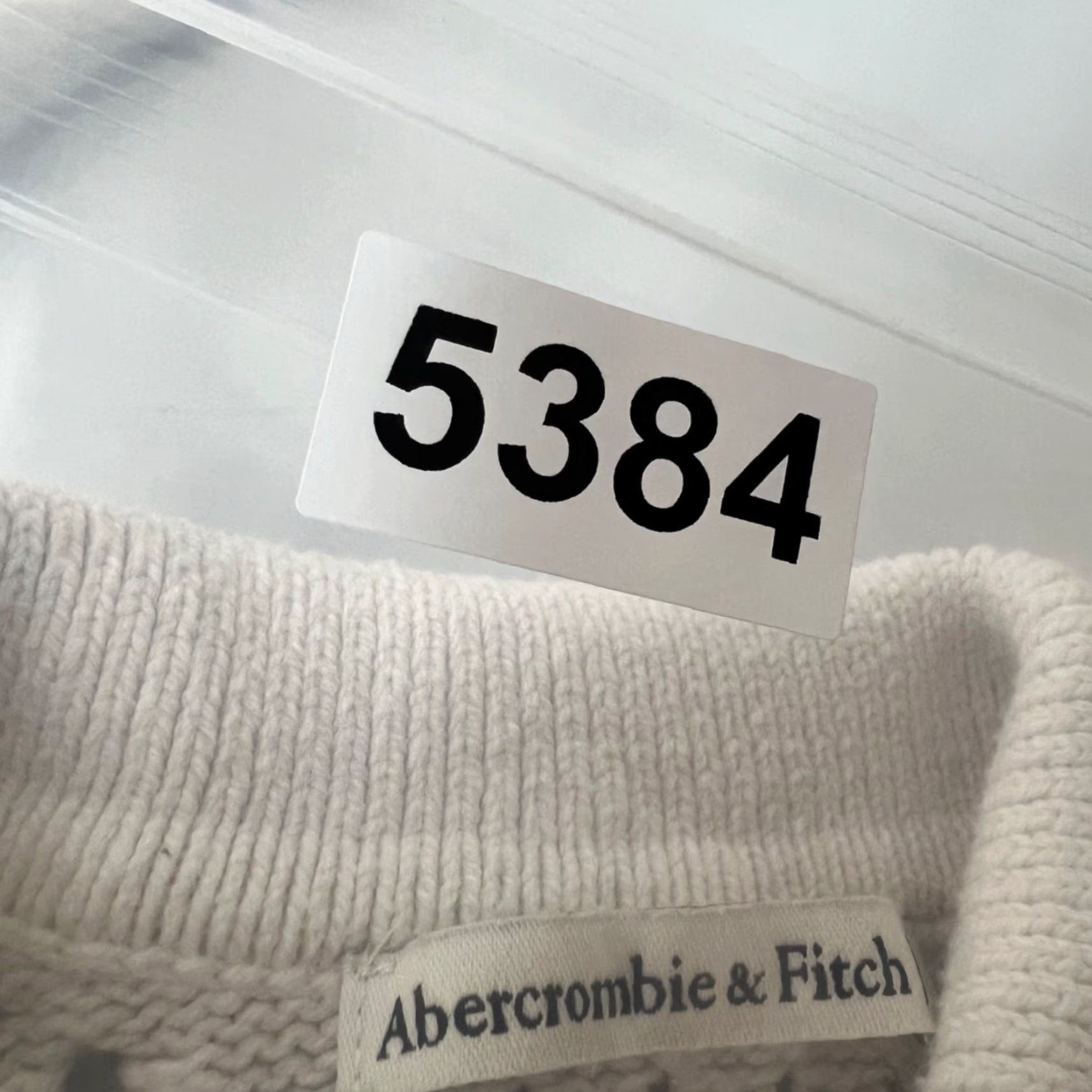 Abercrombie & Fitch Abercrombie & Fitch White Cropped Knit Cardigan Short Sleeve w/ Black Trim Small Womens XS? Size S / US 4 / IT 40 - 8 Thumbnail