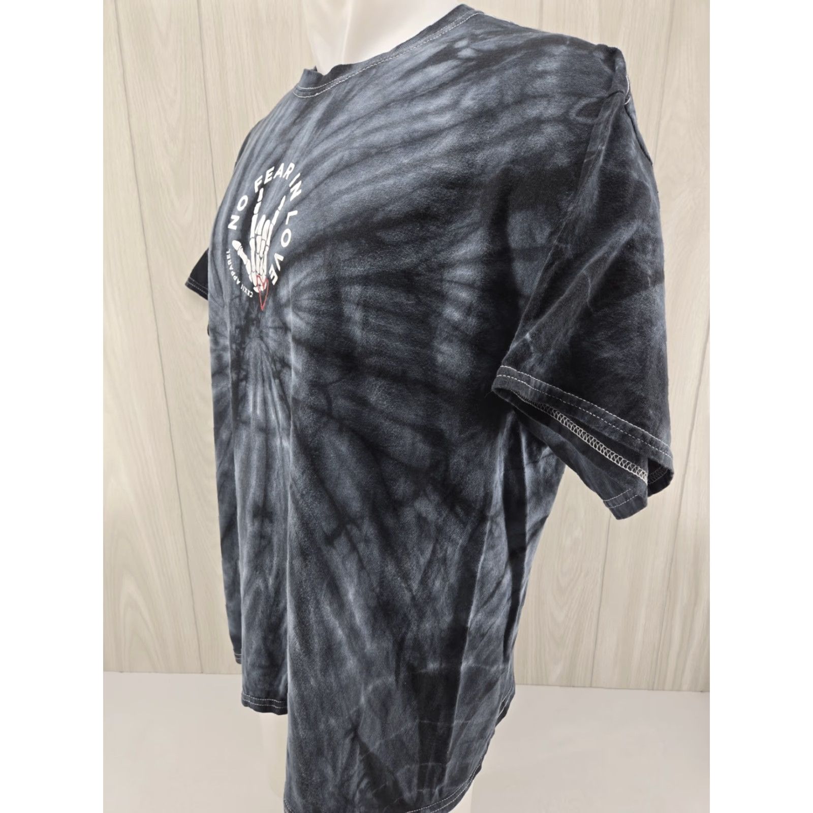 No Fear CXXII There Is No Fear in Love Perfect Love Drives Out Fear John 4:18 Tie Dye Shirt XL Multicolor Short Sleeve T-Shirt Adults Mens Size US XL / EU 56 / 4 - 5 Thumbnail