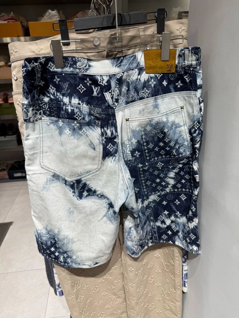 Louis Vuitton Louis Vuitton Cashew Flower Shorts 2505-Nextarrow Size US 33 - 2 Thumbnail