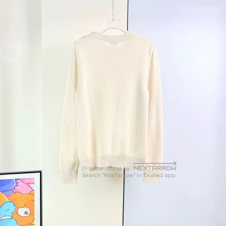 Chanel 20B beige cashmere knitted sweater