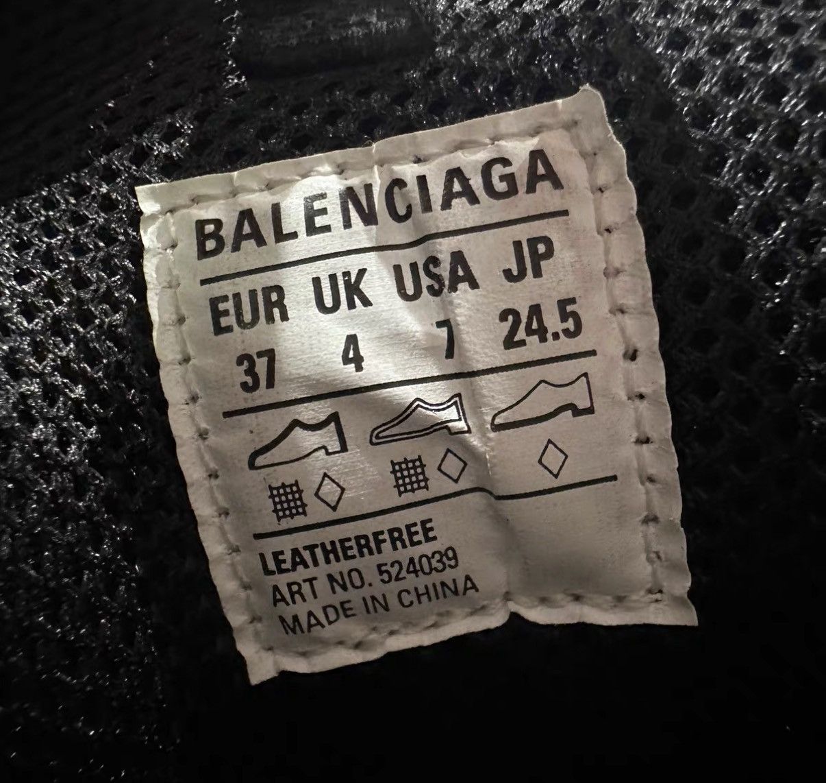 Balenciaga Balenciaga Triple S Distressed Sneakers J42 Size US 7 / IT 37 - 7 Thumbnail