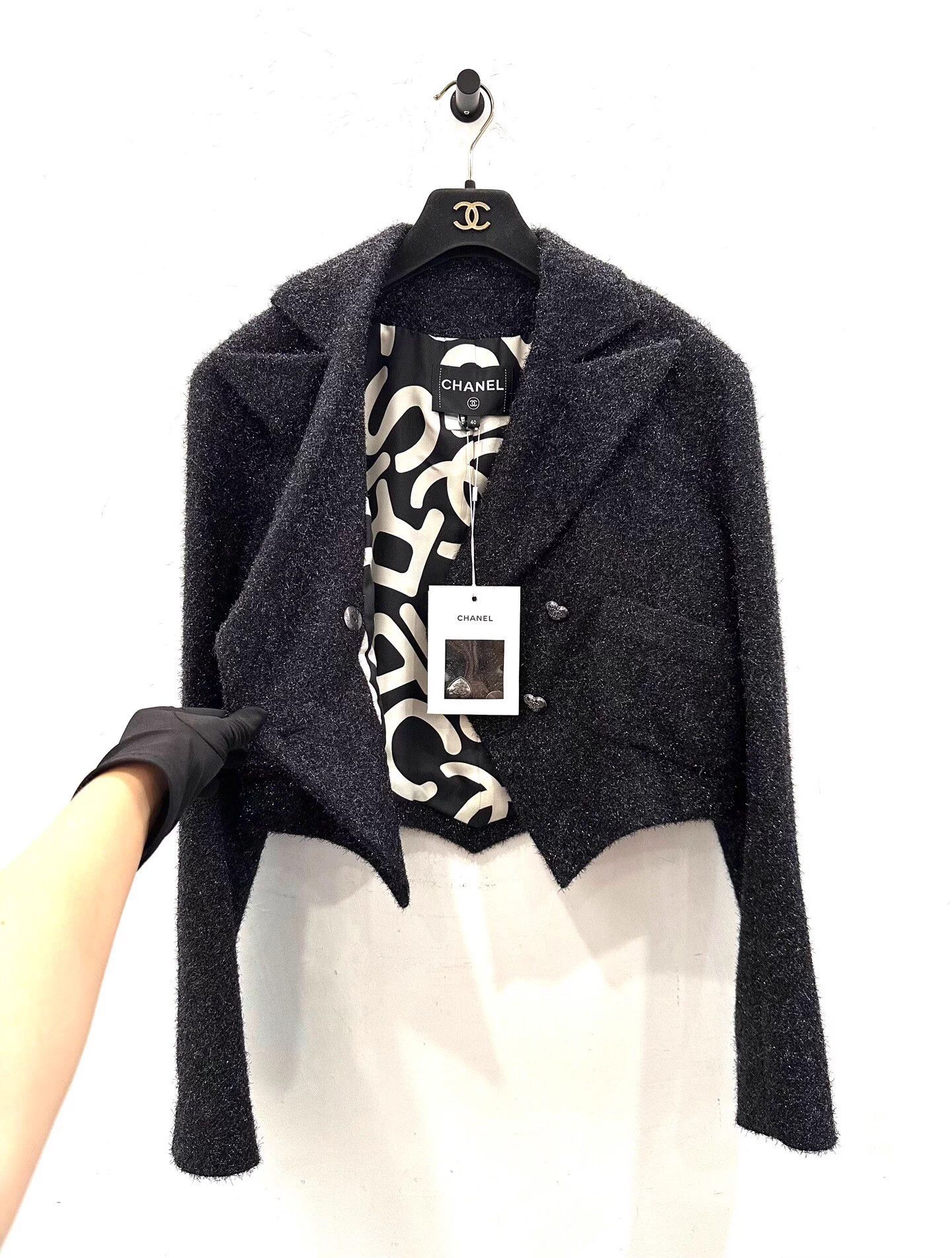 Chanel Chanel Women's Black Knit Cardi Silver Heart CC Button FR40 Size M / US 6-8 / IT 42-44 - 4 Thumbnail