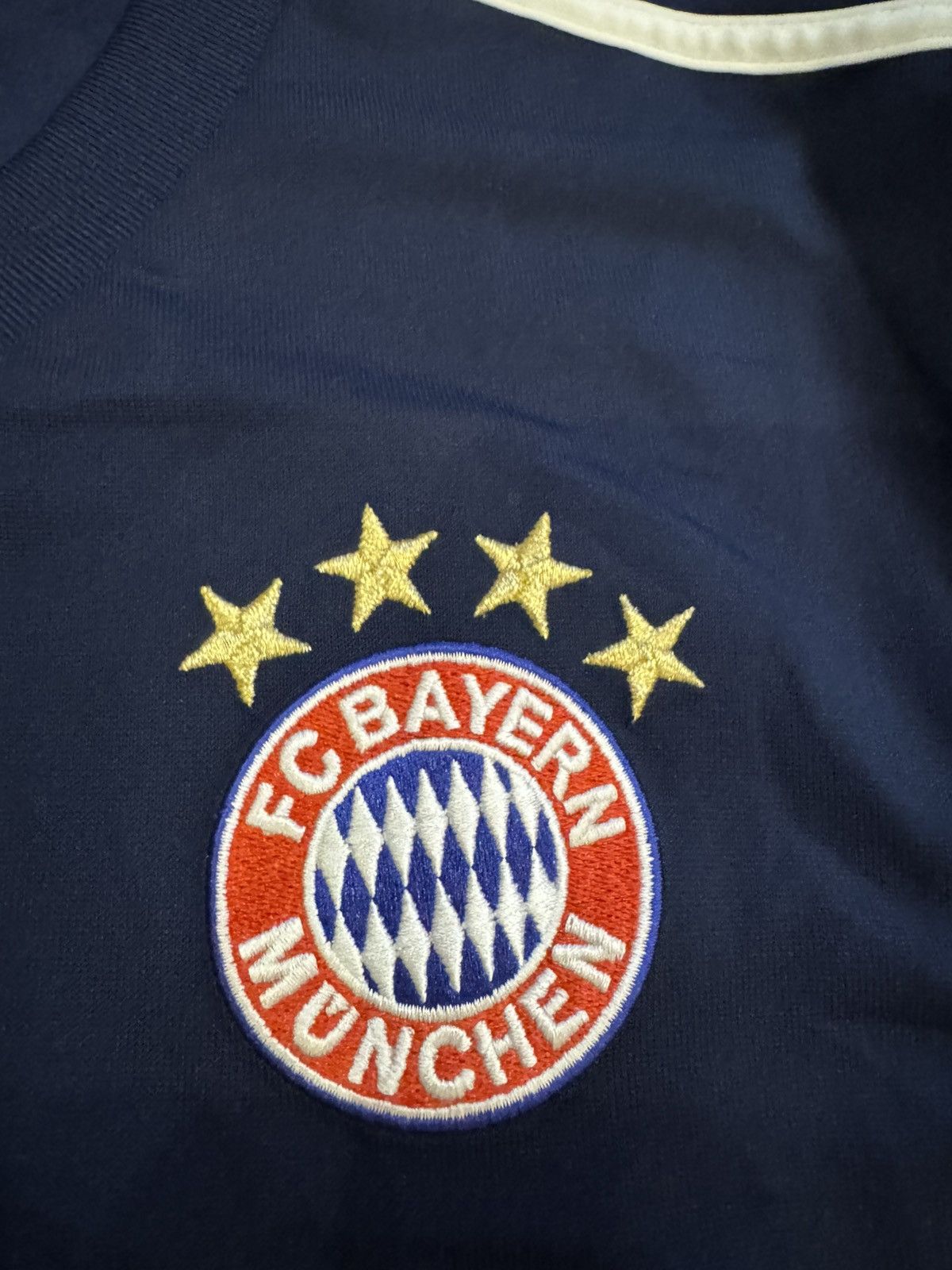 Adidas BAYERN MUNICH 2017 2018 AWAY FOOTBALL SHIRT ADIDAS sz S MEN Size US S / EU 44-46 / 1 - 5 Thumbnail