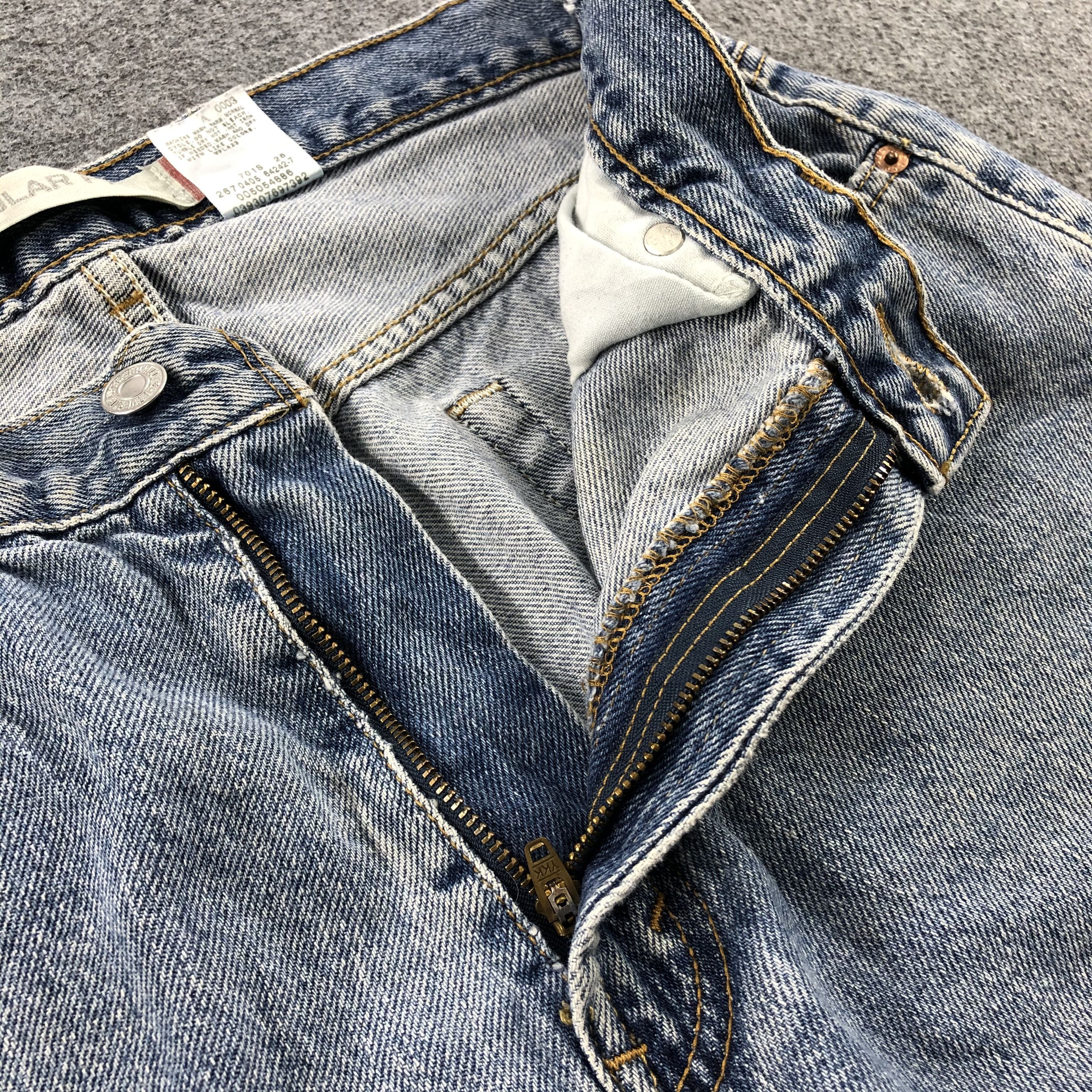 Levi's × Vintage Vintage Light Wash Levis 505 Jeans-JM1886 Size US 32 / EU 48 - 8 Thumbnail