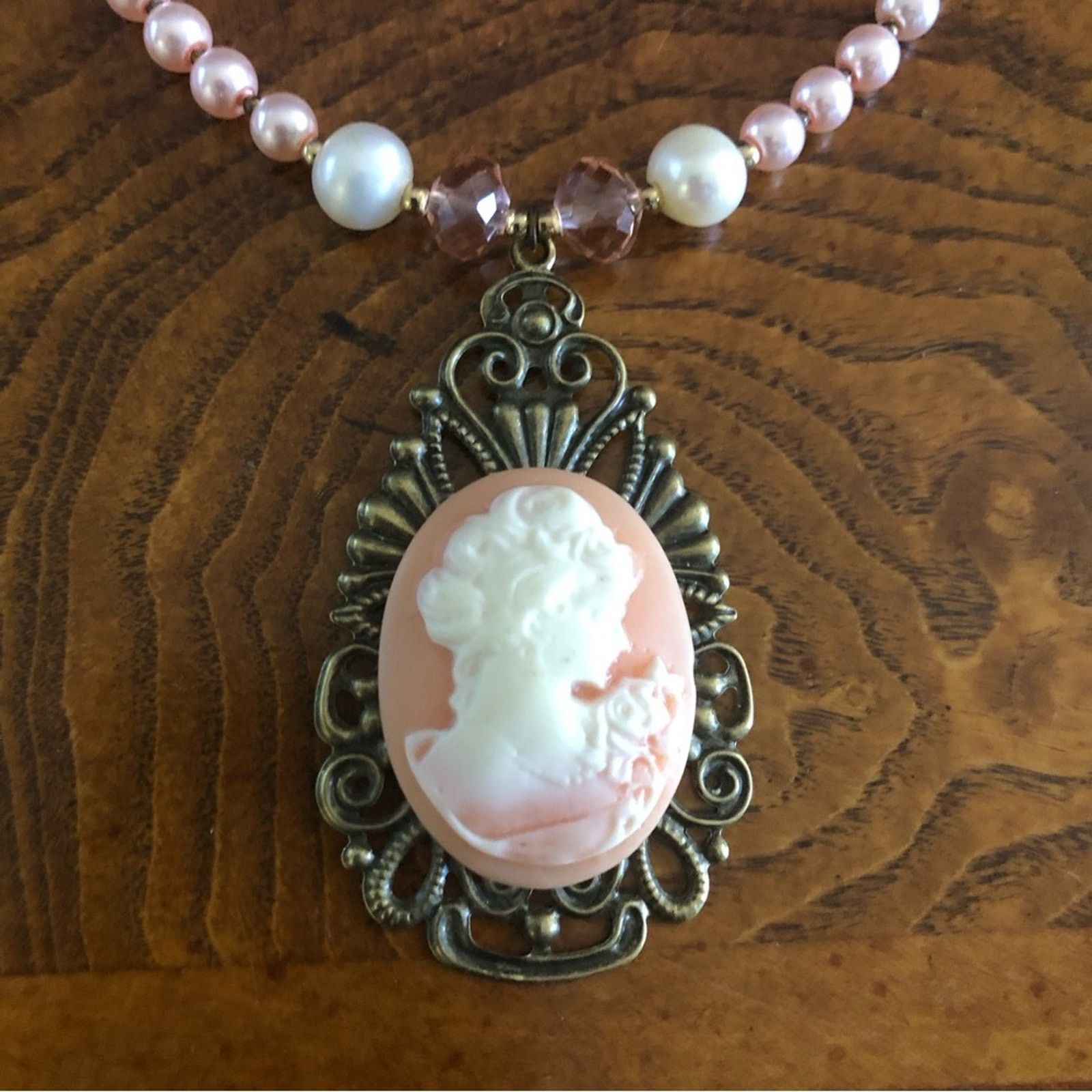 Handmade Handcrafted repurpose victorian lady cameo Pearl necklace Size ONE SIZE - 11 Thumbnail