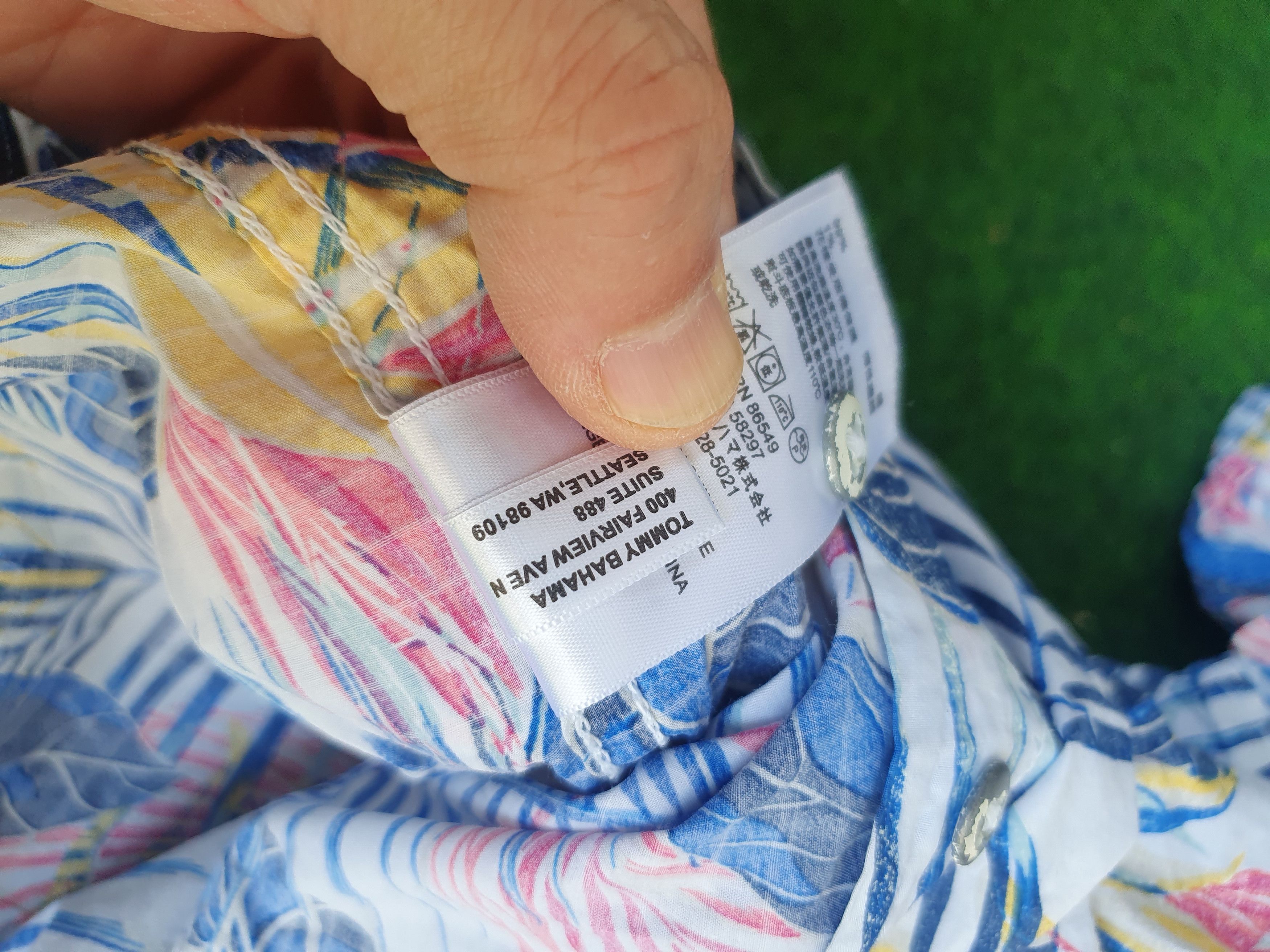 Tommy Bahama Tommy Bahama Floral Print Hawaiian shirt sz XL Size US XL / EU 56 / 4 - 8 Thumbnail