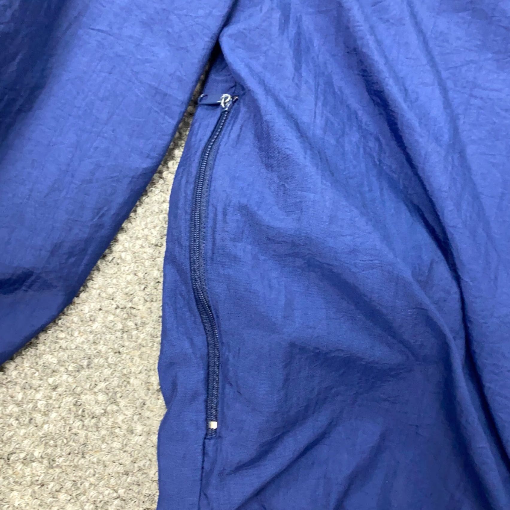 Izod VINTAGE IZOD Golf Shirt XL Blue Pullover ZIP Pockets V-Neck Mens Casual/Activewear 90s? Size US XL / EU 56 / 4 - 4 Thumbnail