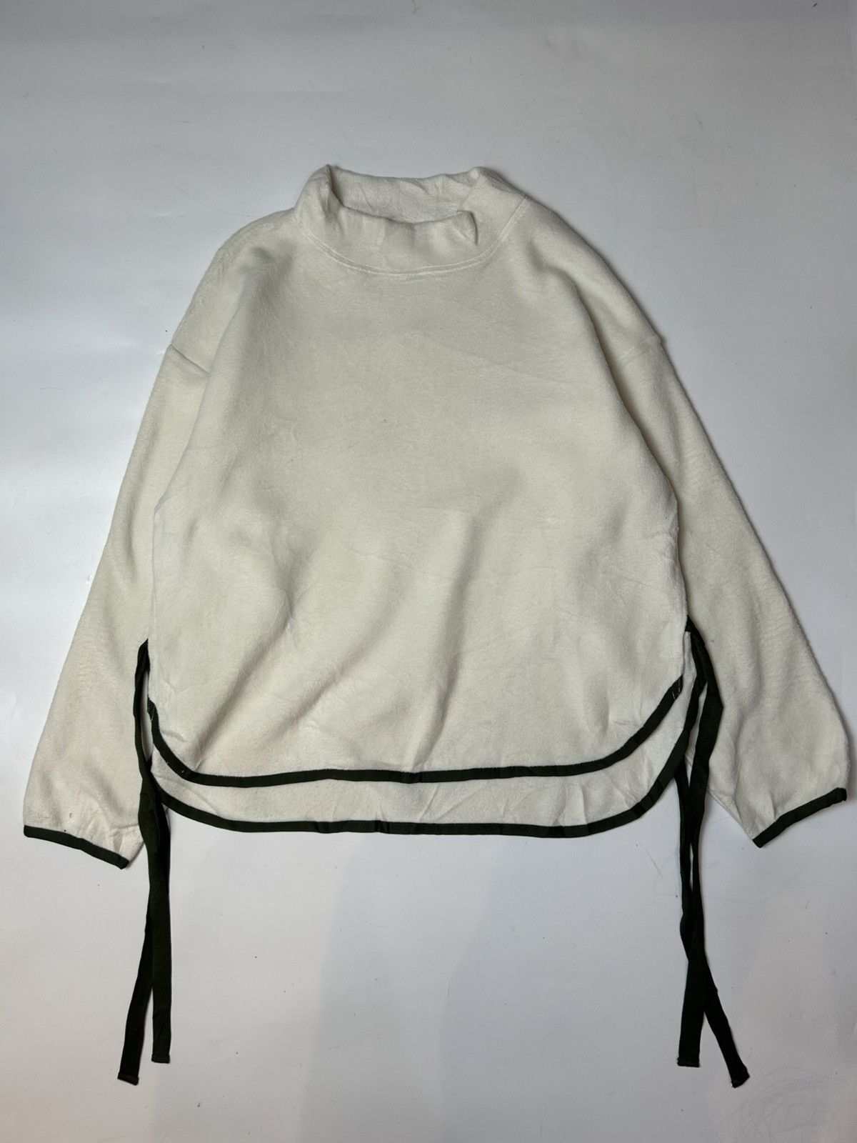 Japanese Brand × Uniqlo × White Mountaineering UNIQLO WHITE MOUNTAINEERING FLEECE SWEATSHIRT Size L / US 10 / IT 46 - 1 Thumbnail