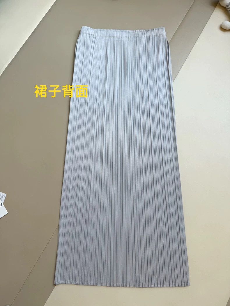 Issey Miyake Issey Miyake size:5 Light grey pleated skirt Size 31" - 7 Thumbnail