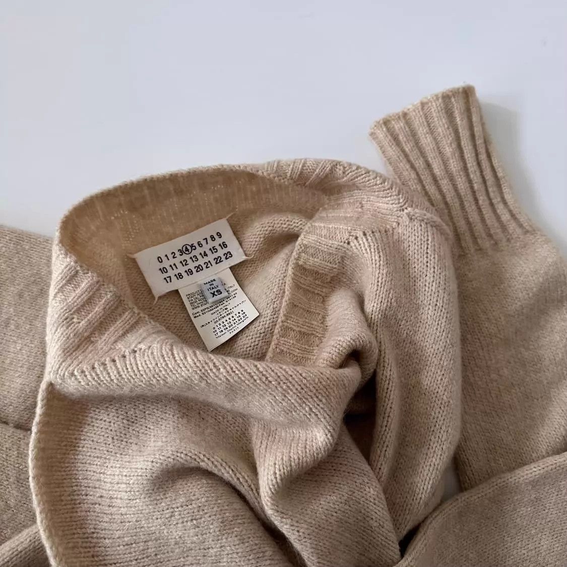 Maison Margiela Maison Margiela Vintage Wabi-Sabi Knit Sweater XS Size XS / US 0-2 / IT 36-38 - 2 Thumbnail