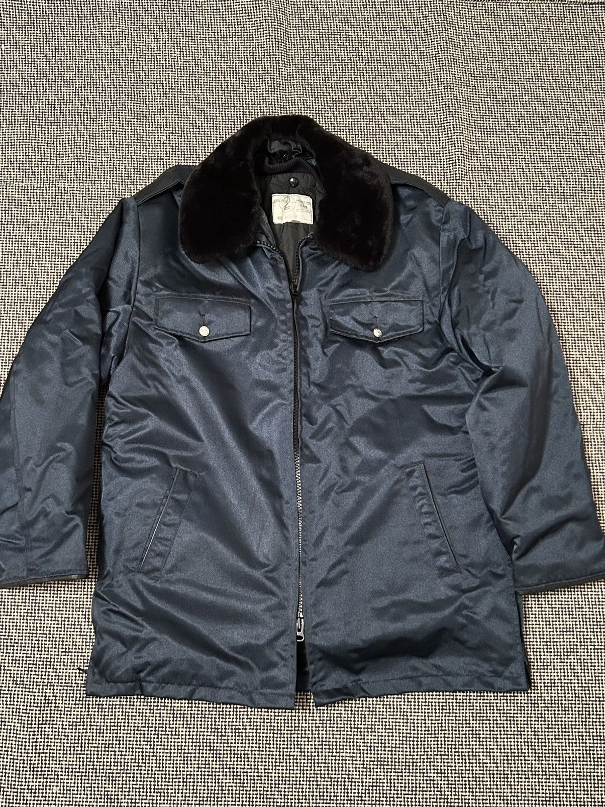 Vintage Vintage police officer winter jacket with fur collar Size US L / EU 52-54 / 3 - 1 Thumbnail