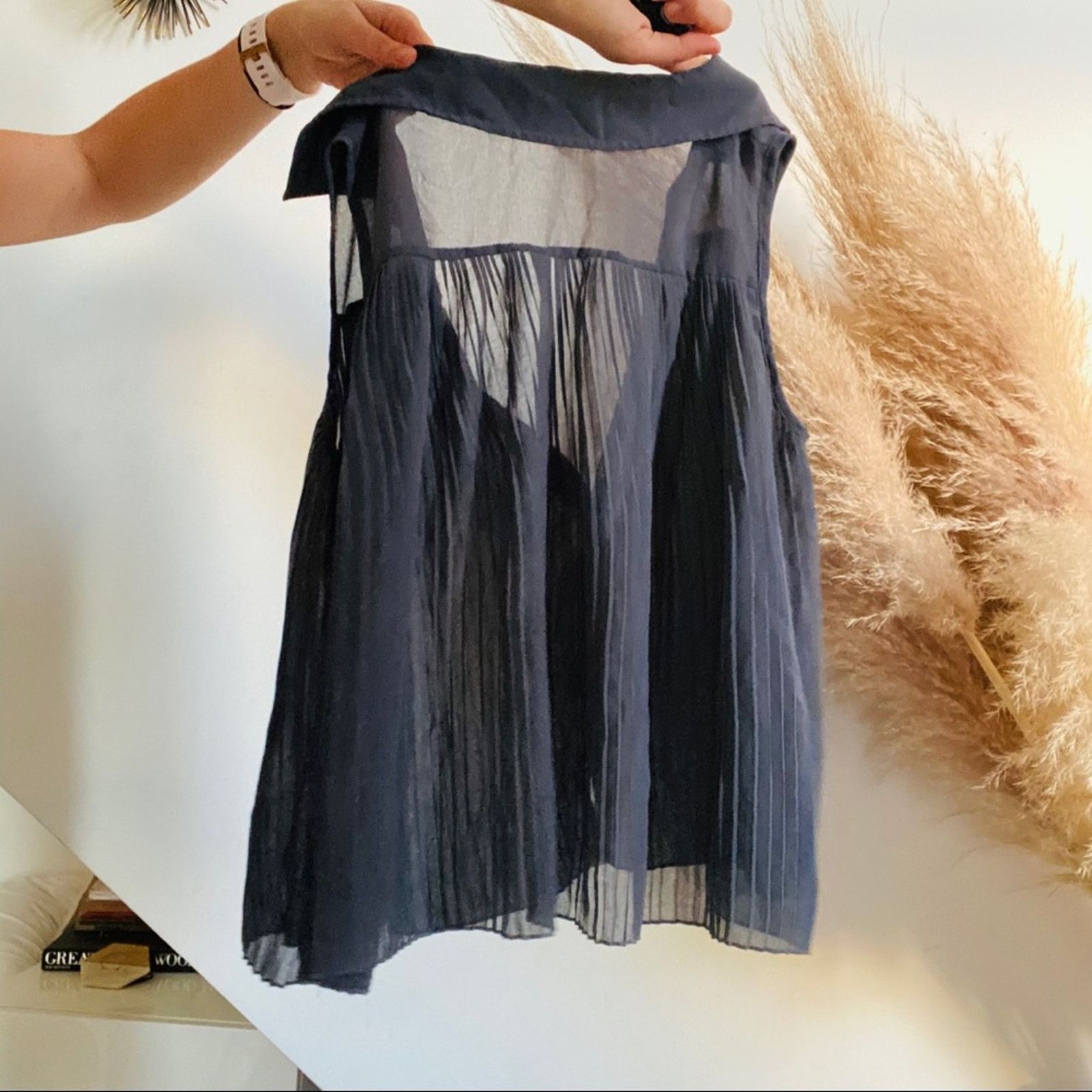 Forever 21 FOREVER 21 Grey Pleated Button Sheer Tank Top Blouse Shirt Size M / US 6-8 / IT 42-44 - 6 Thumbnail