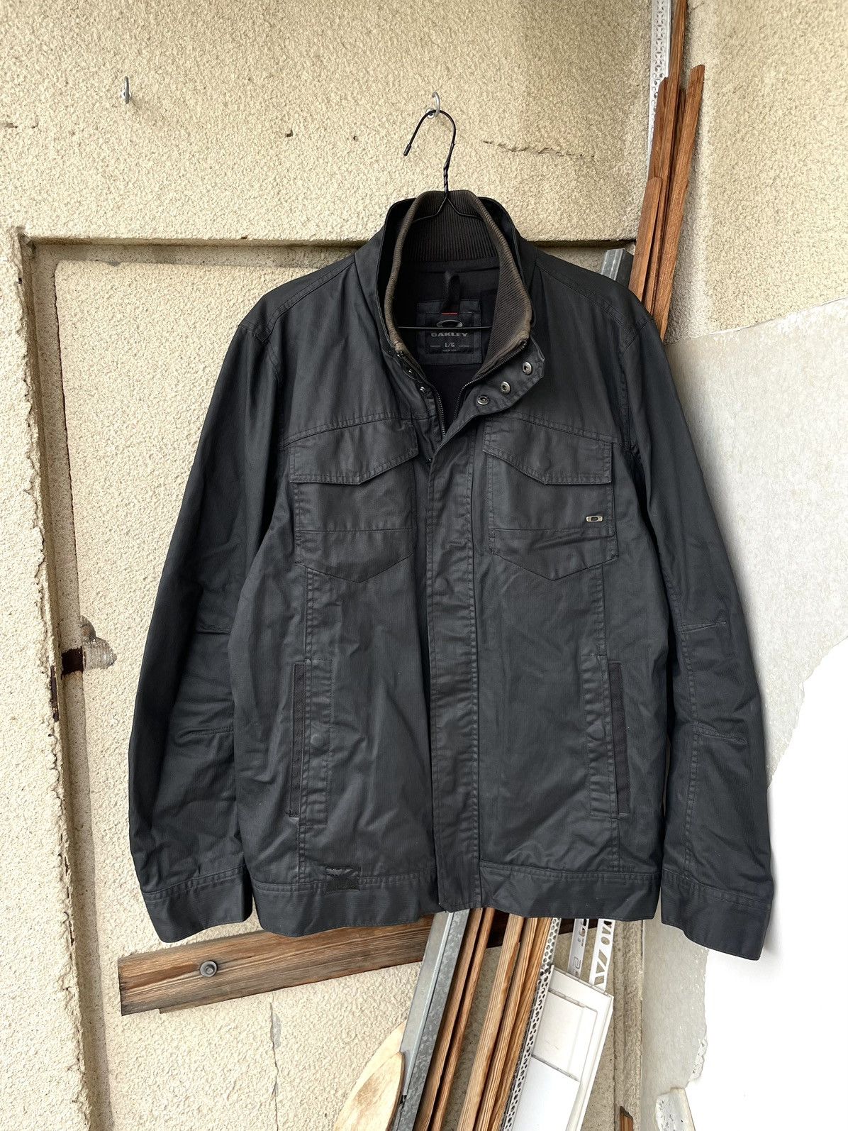 Oakley Vintage Y2K Oakley Metal Logo Avant Garde Military Jacket Size US L / EU 52-54 / 3 - 6 Thumbnail