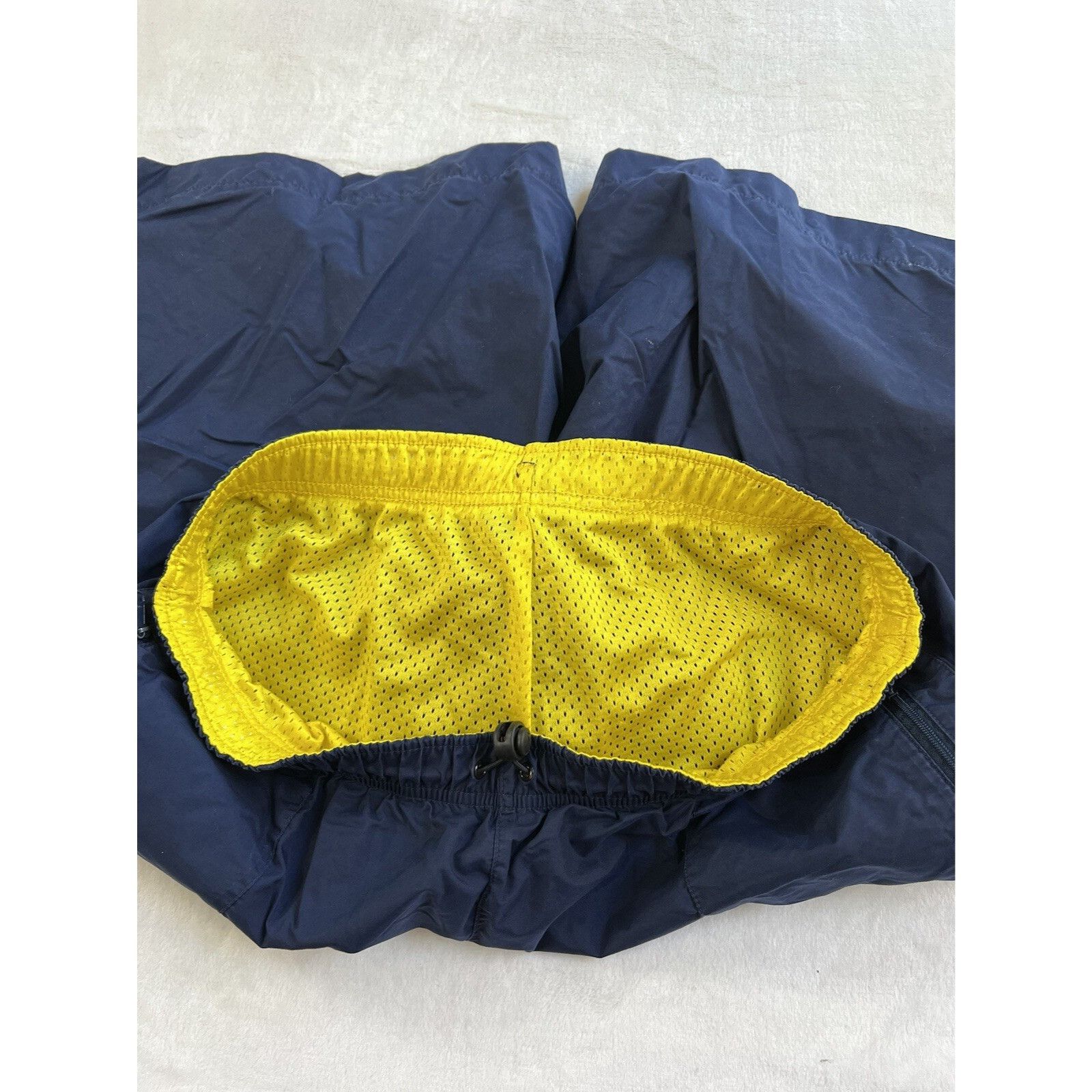Nike Vintage Nike Baggy Reversible Shorts Size XL Mesh Y2K Cyber Size US 34 / EU 50 - 9 Thumbnail