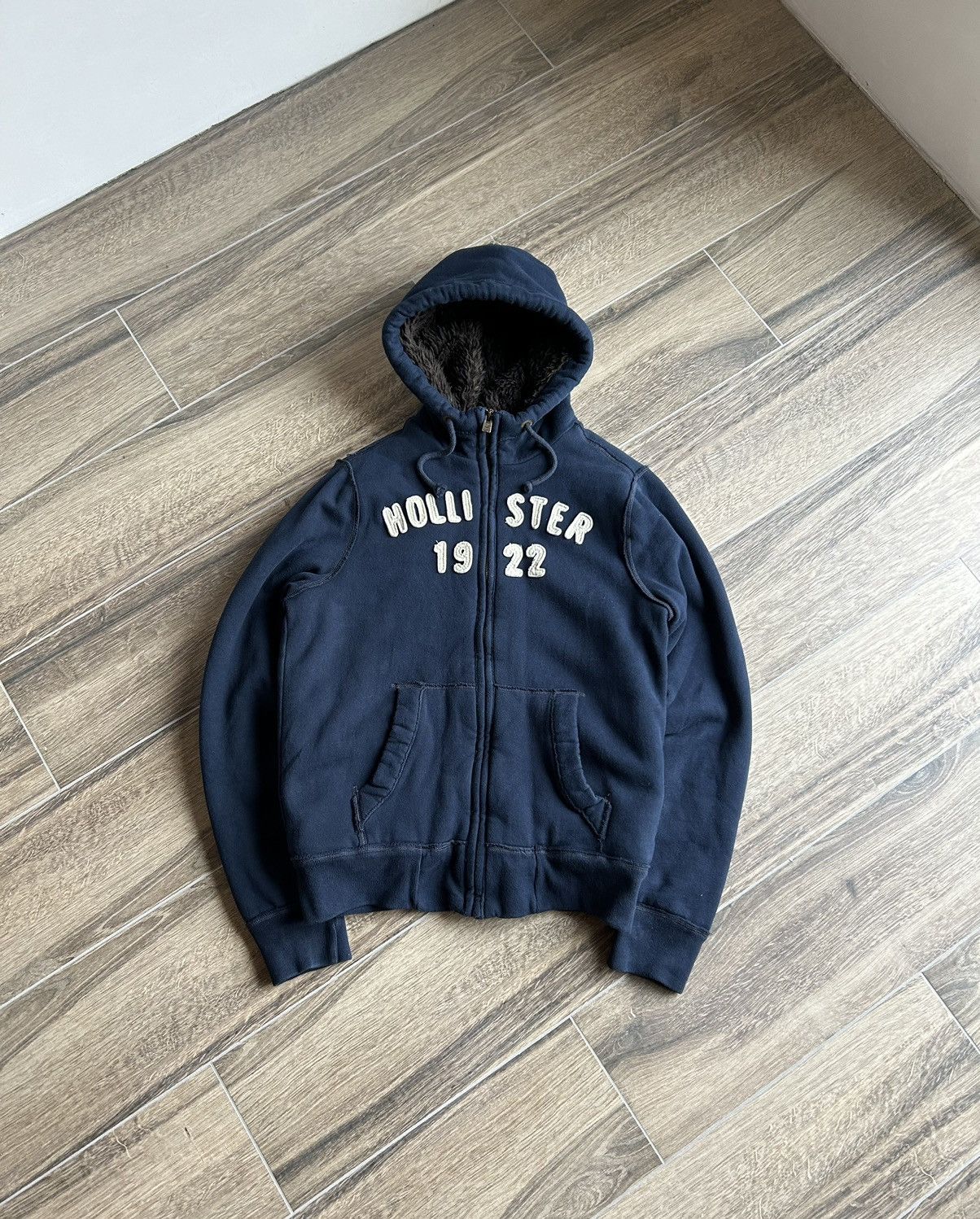 image of Vintage Hollister Big Logo Mens Sherpa Hoodies Y2K in Blue (Size Medium)